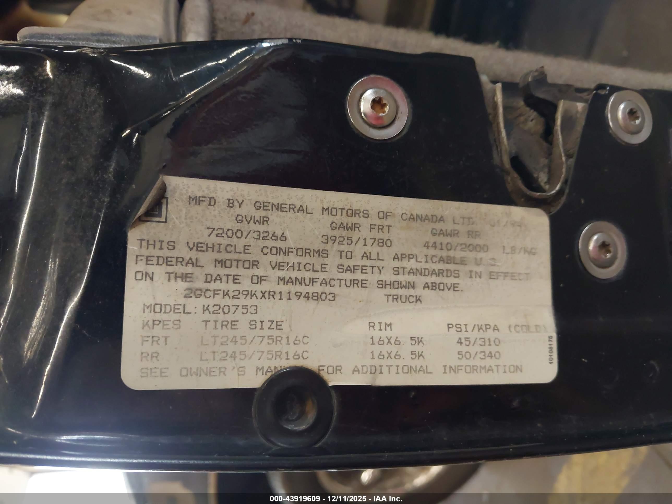 CHEVROLET GMT-400 image 9