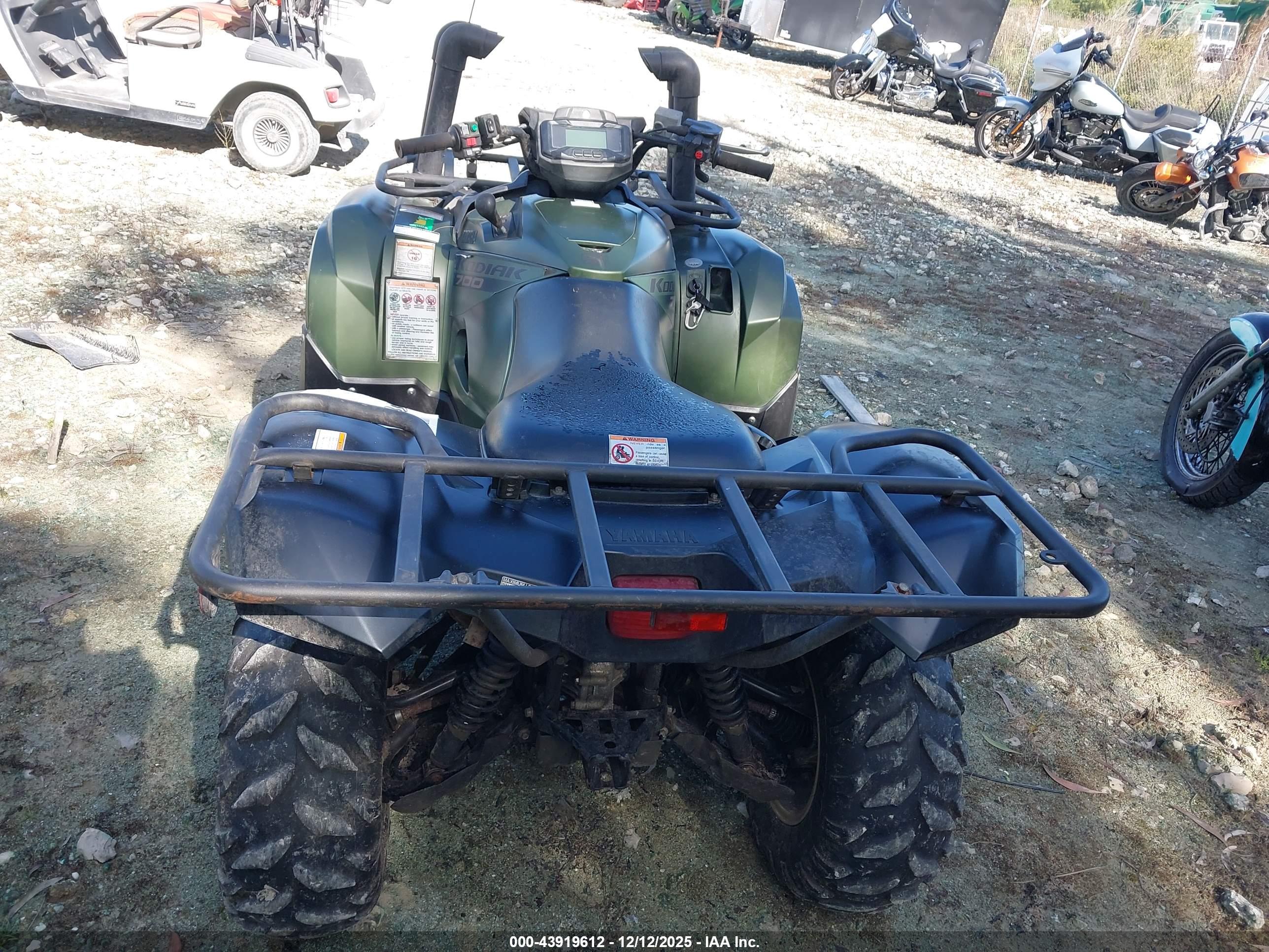 YAMAHA YFM700 image 6