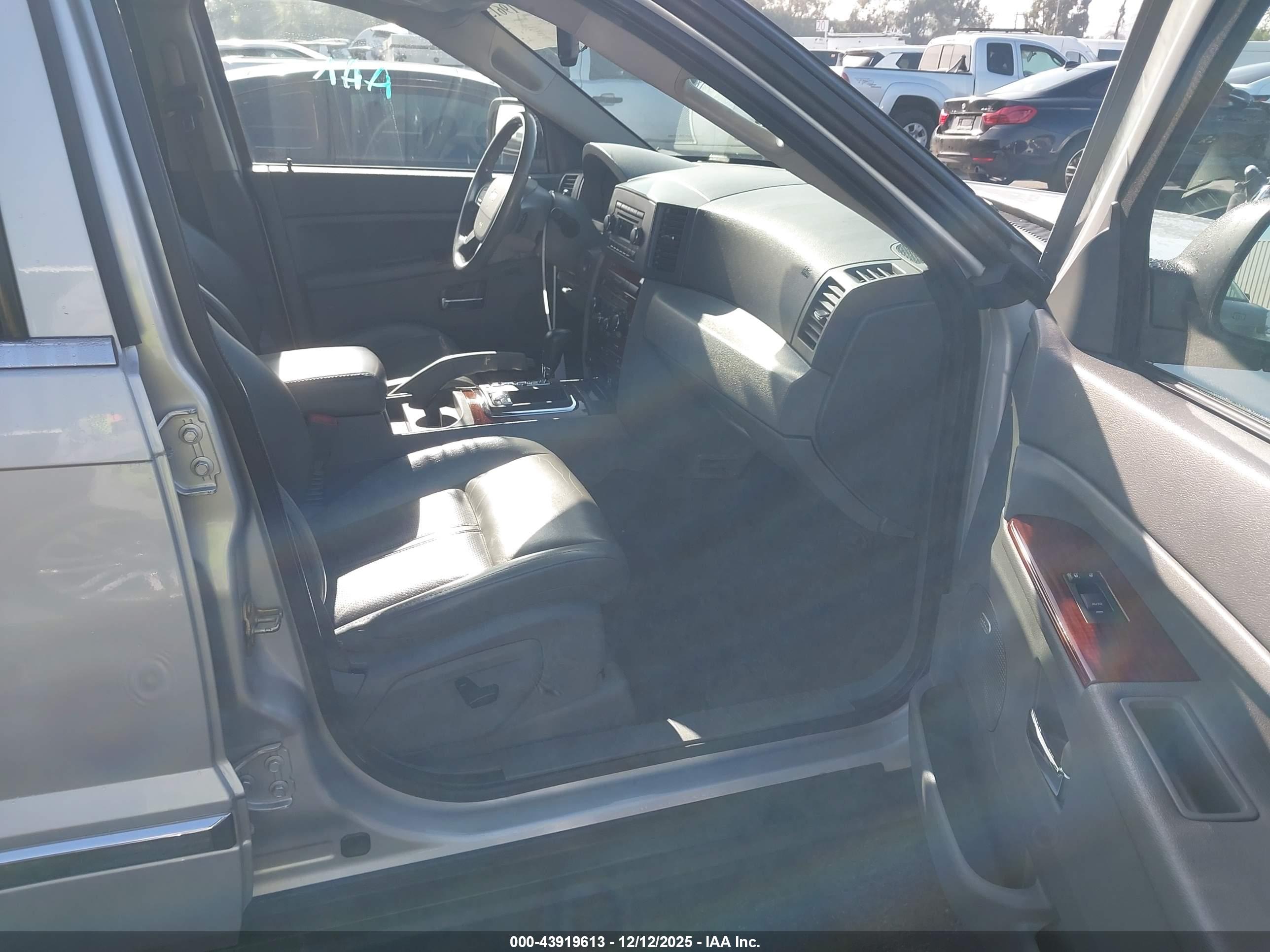 JEEP GRAND image 5