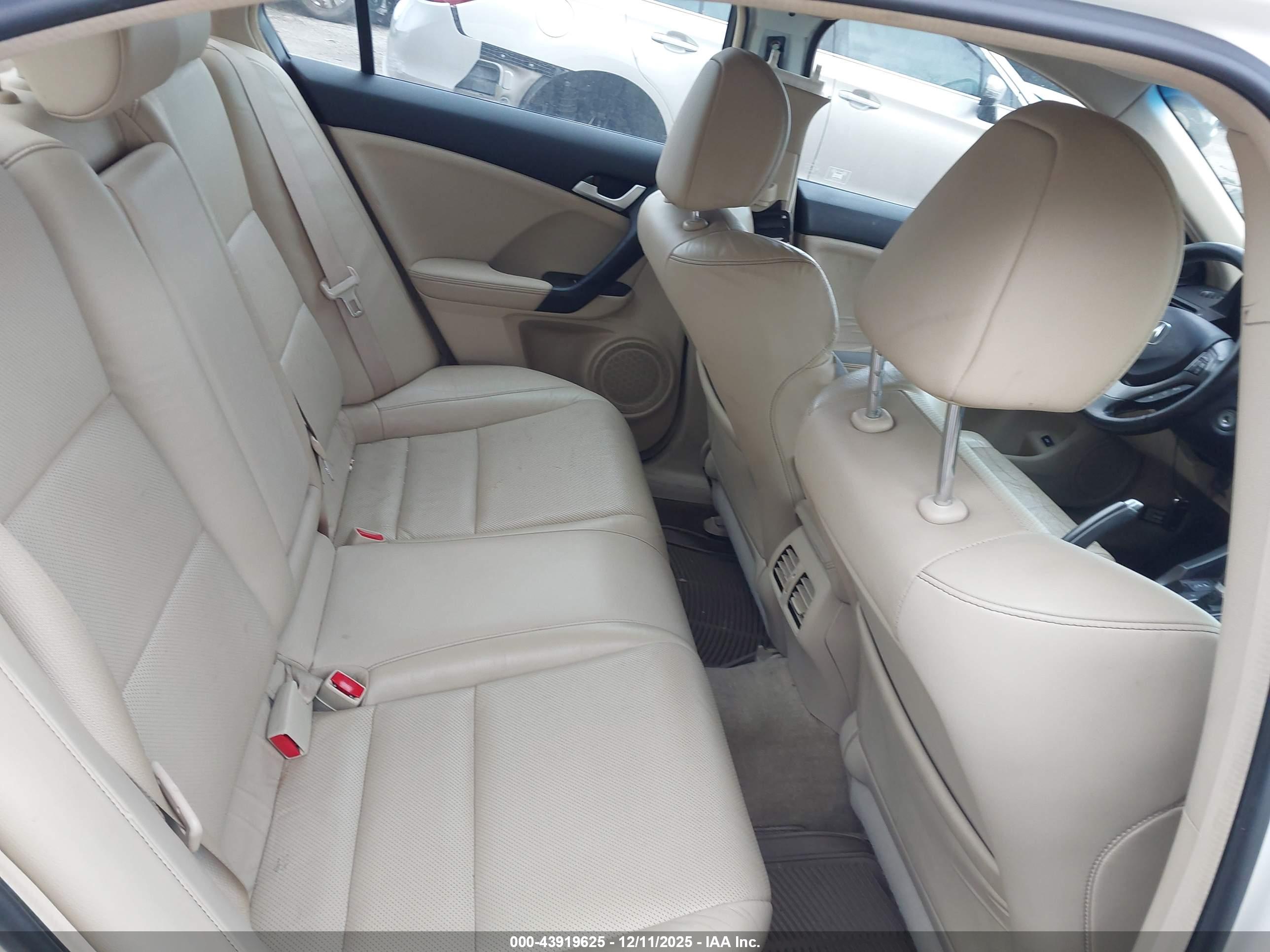 ACURA TSX image 8