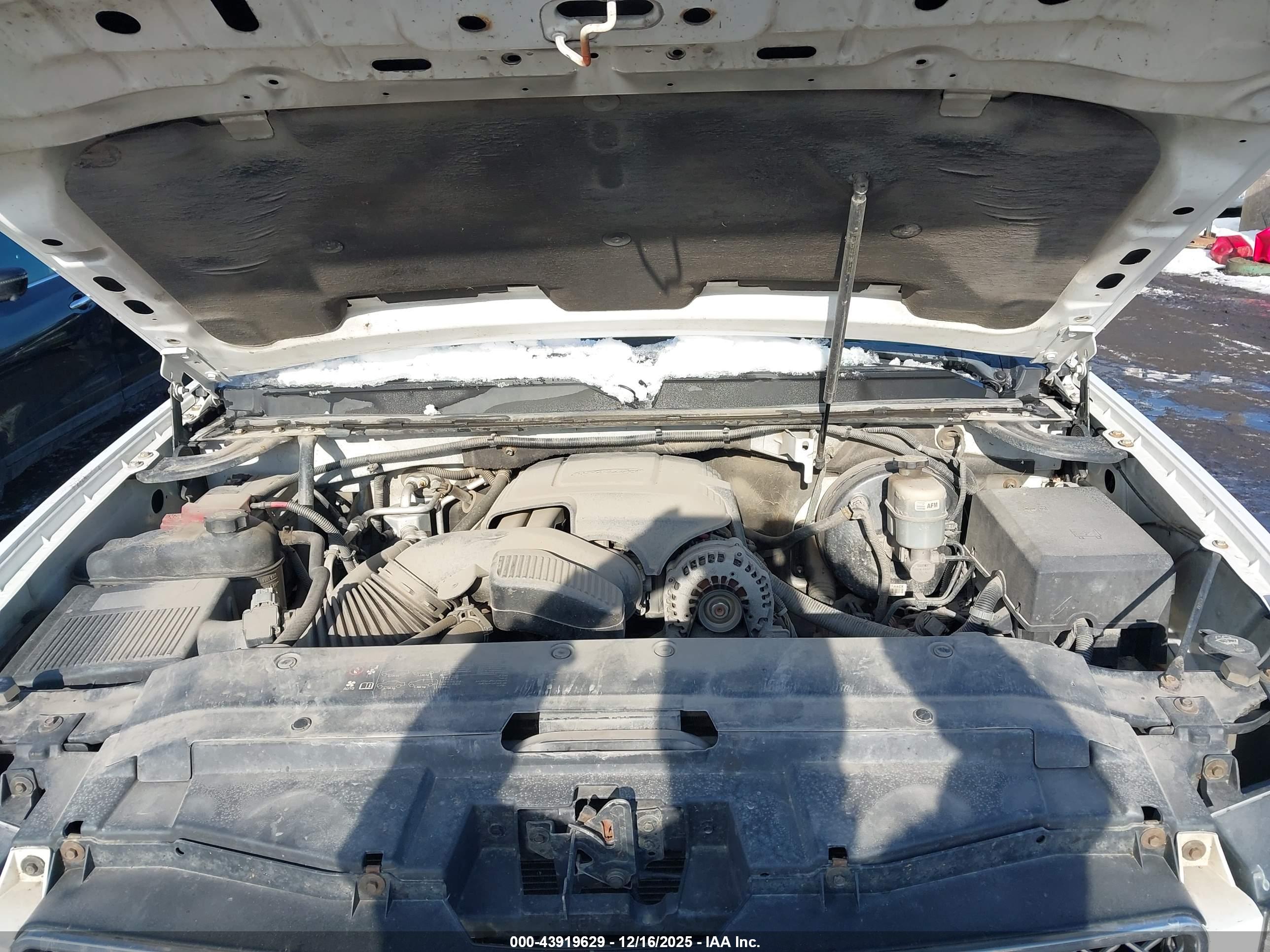 CHEVROLET TAHOE image 10