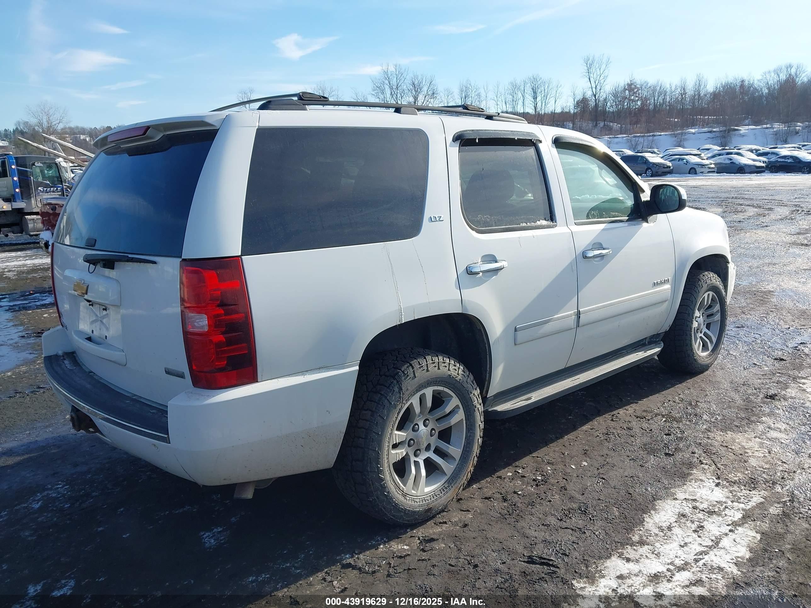 CHEVROLET TAHOE image 4