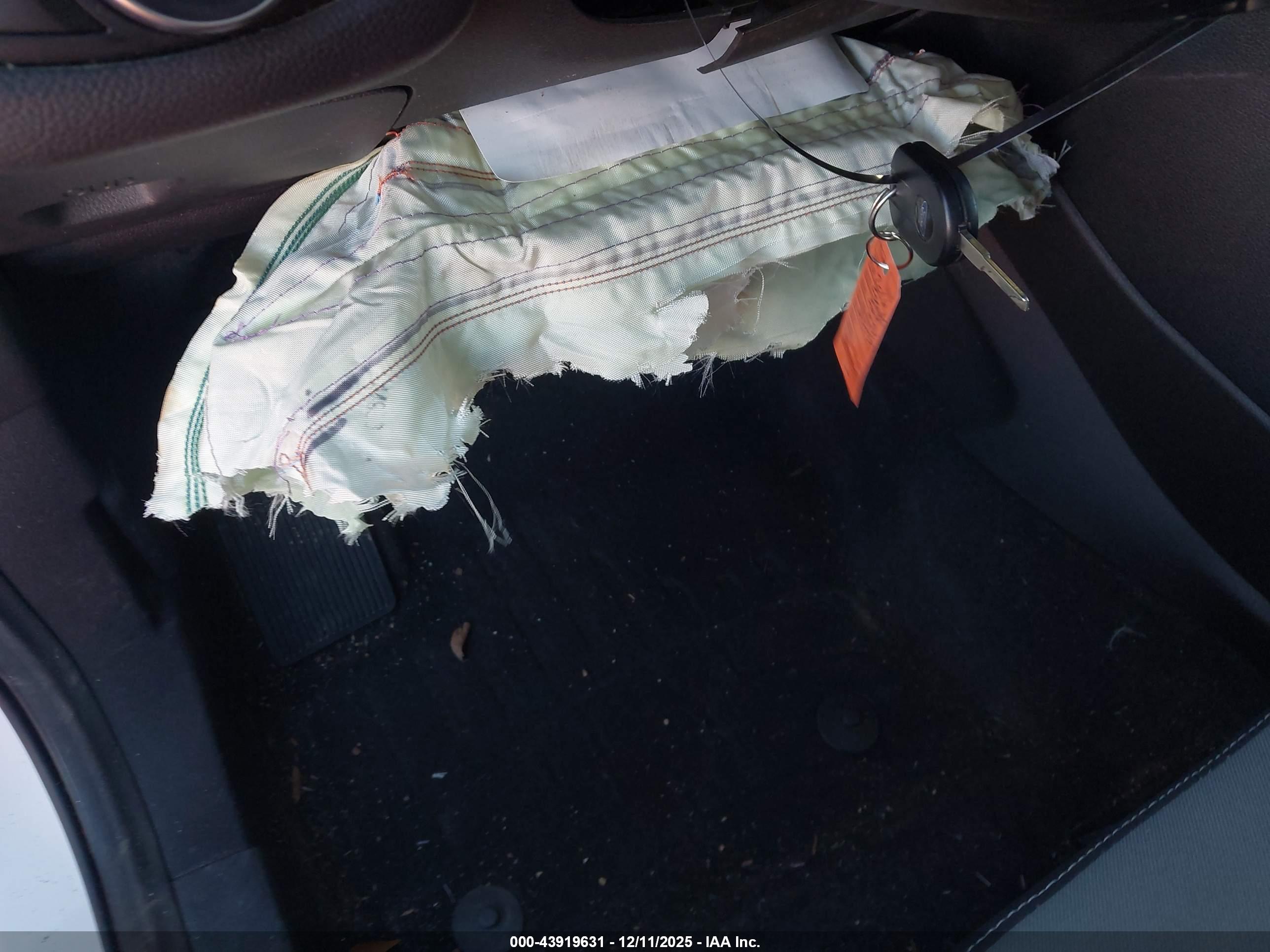 FORD ESCAPE image 11