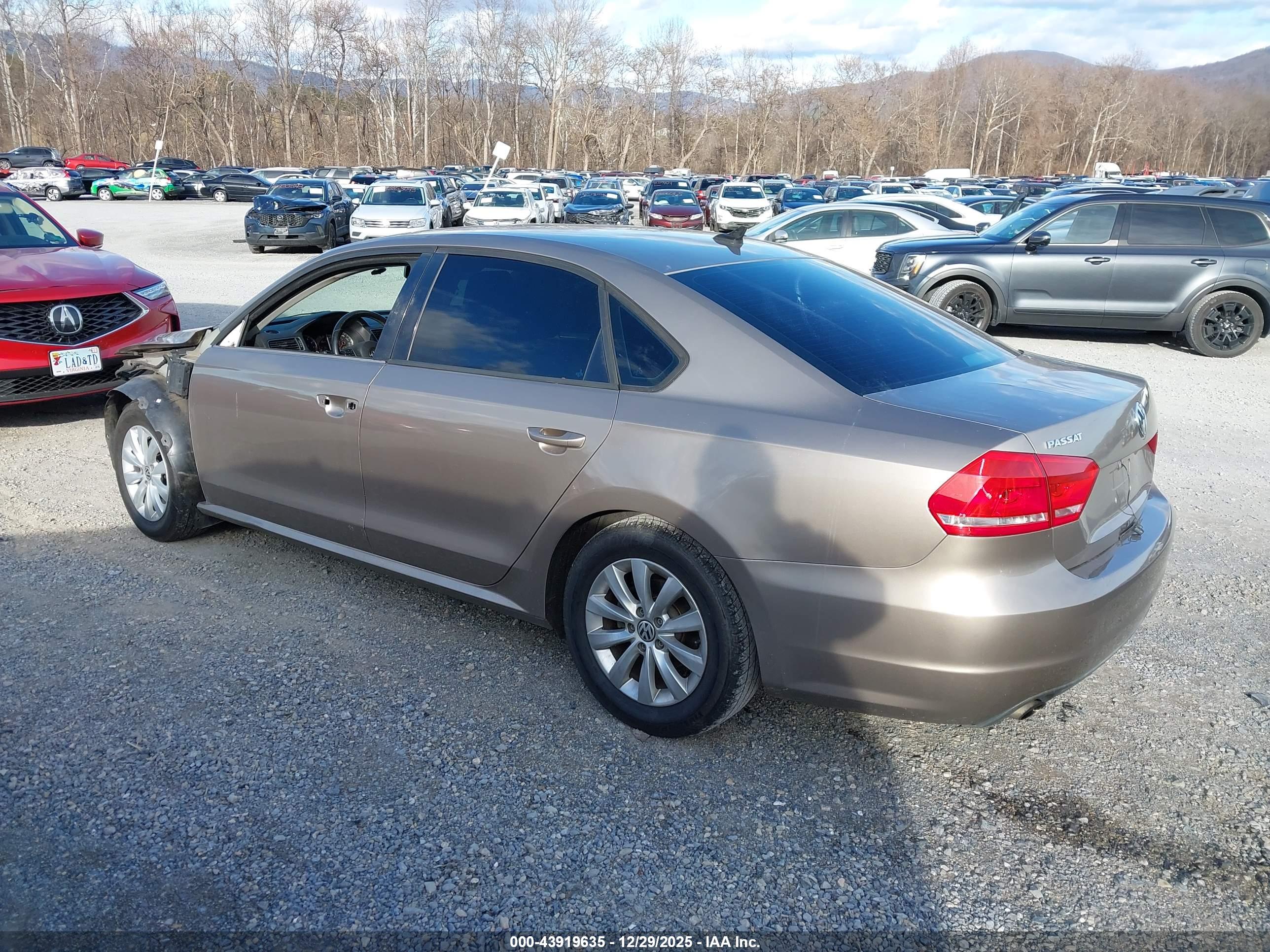 VOLKSWAGEN PASSAT image 3