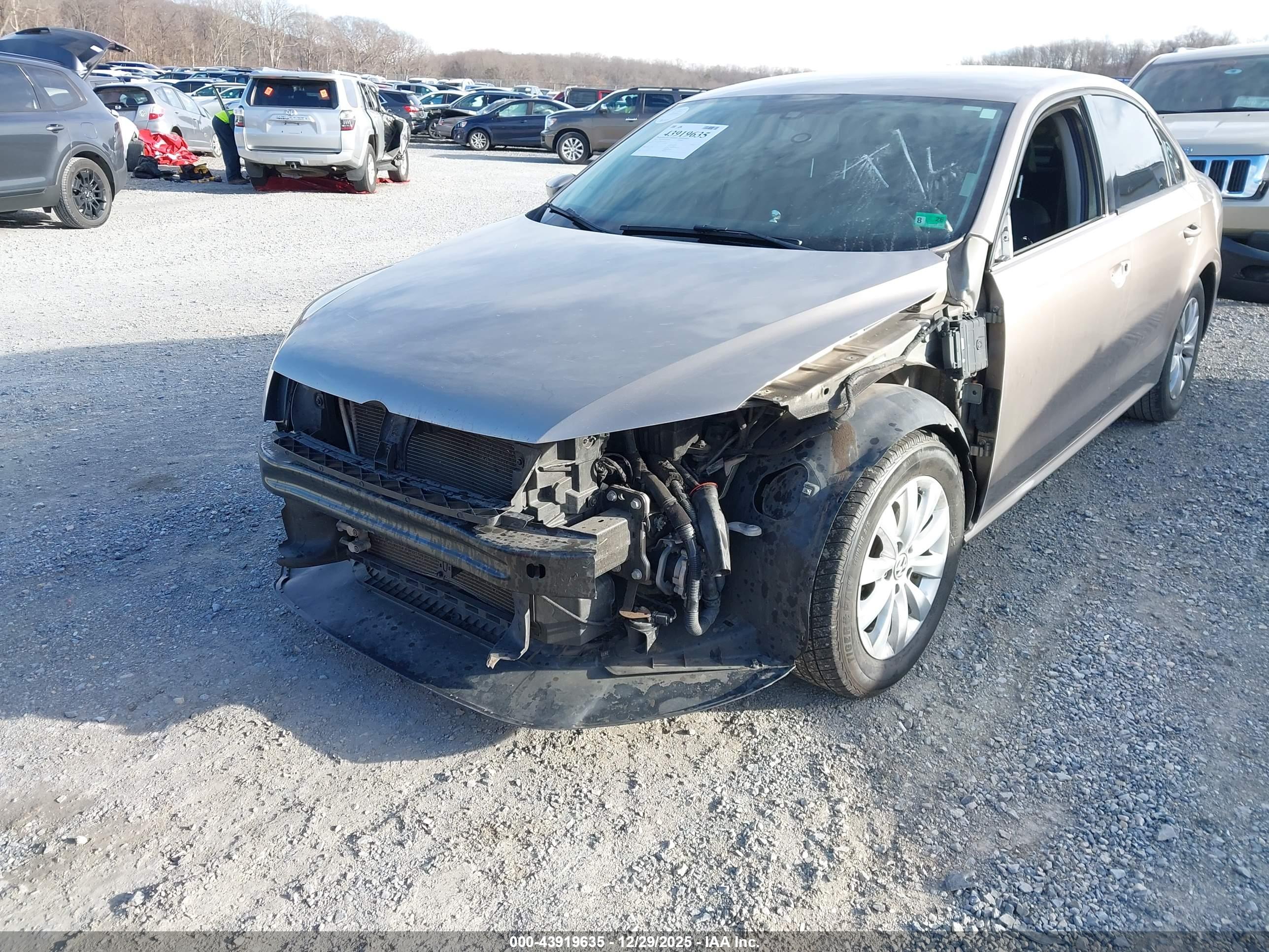 VOLKSWAGEN PASSAT image 6