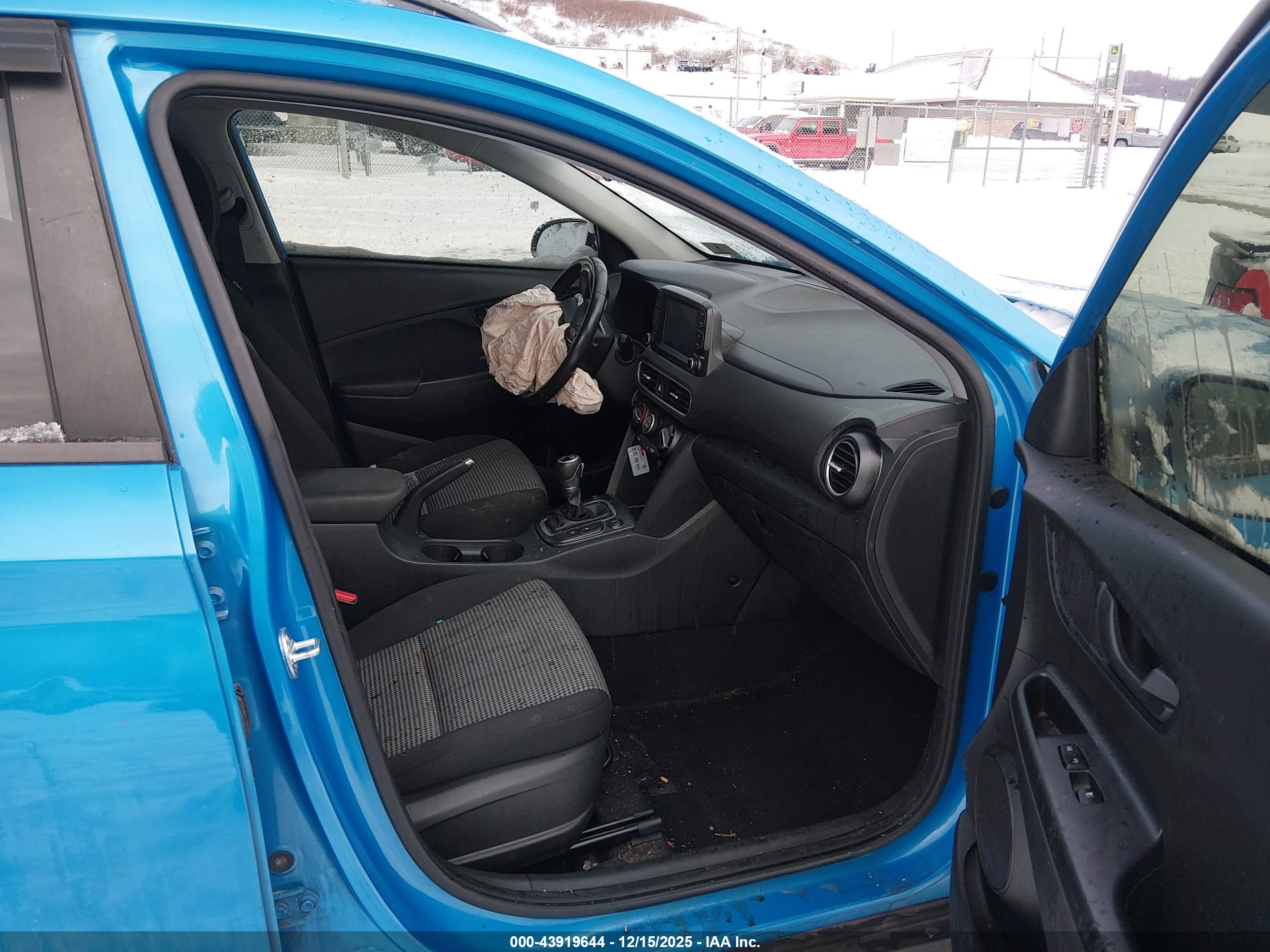 HYUNDAI KONA image 5
