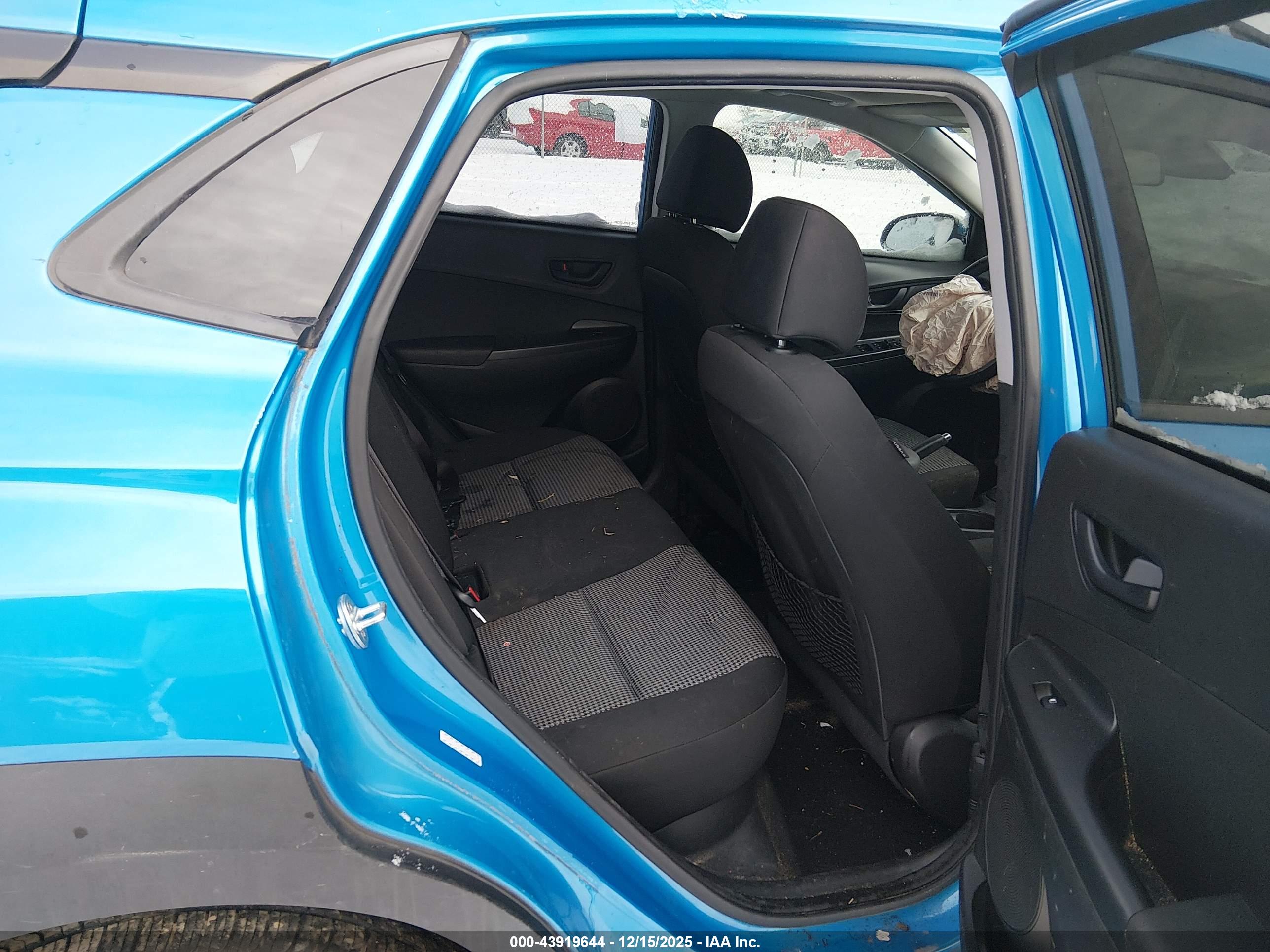 HYUNDAI KONA image 8
