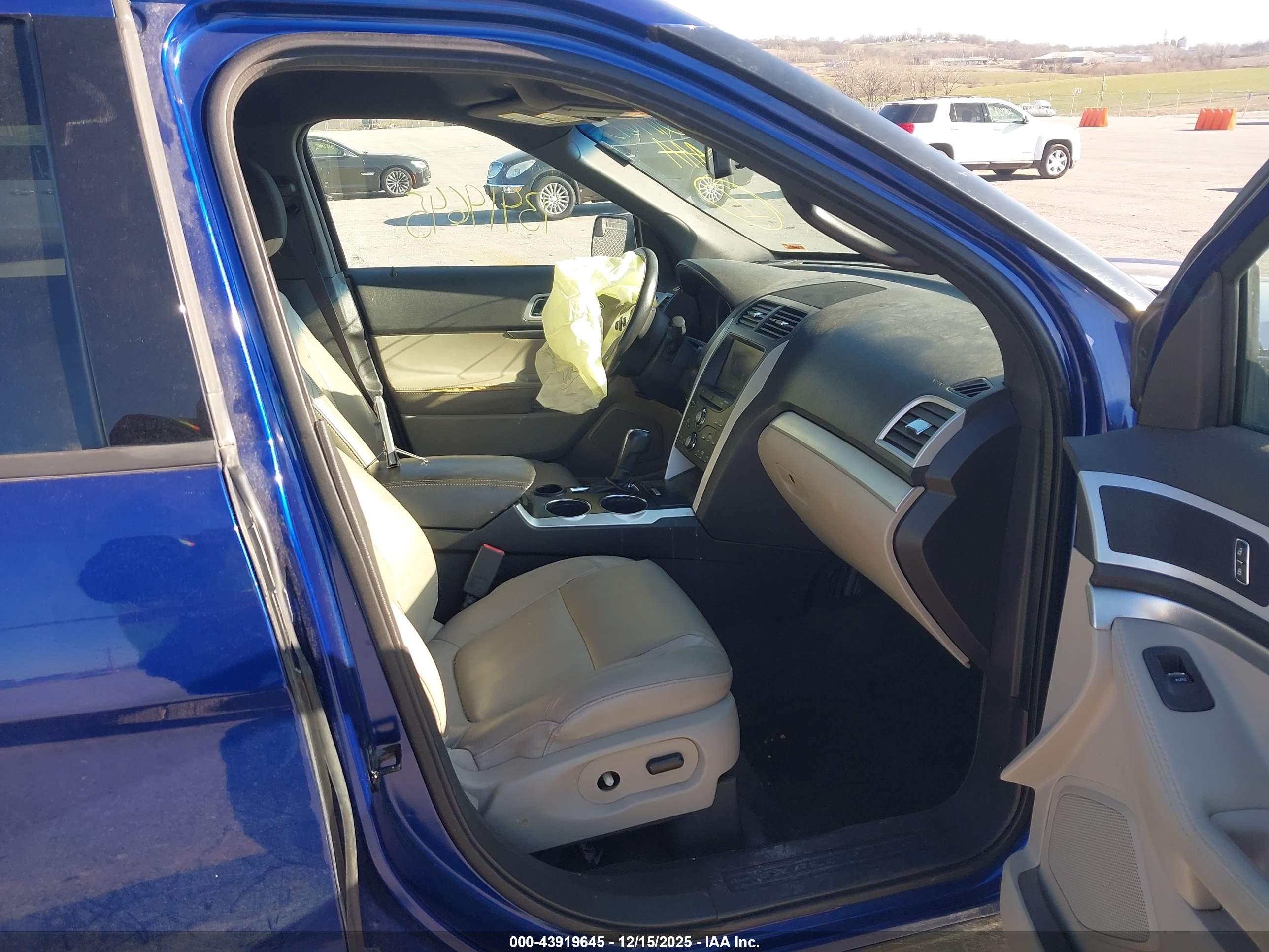 FORD EXPLORER image 5