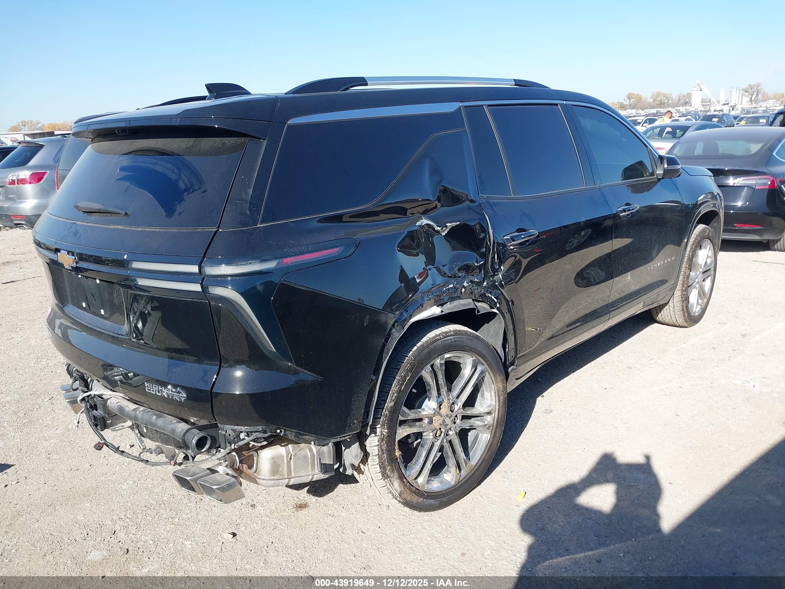 CHEVROLET TRAVERSE image 4