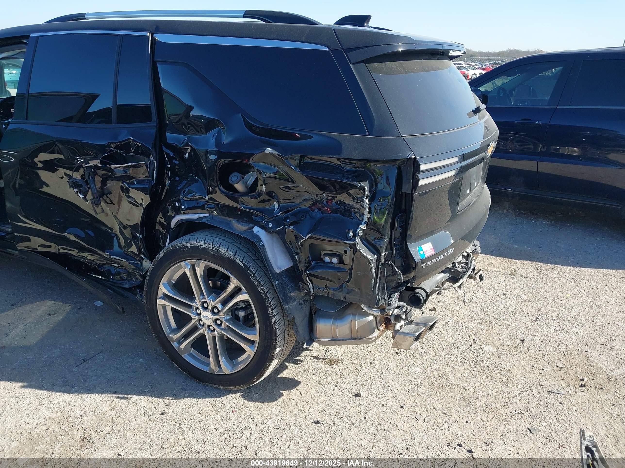 CHEVROLET TRAVERSE image 6