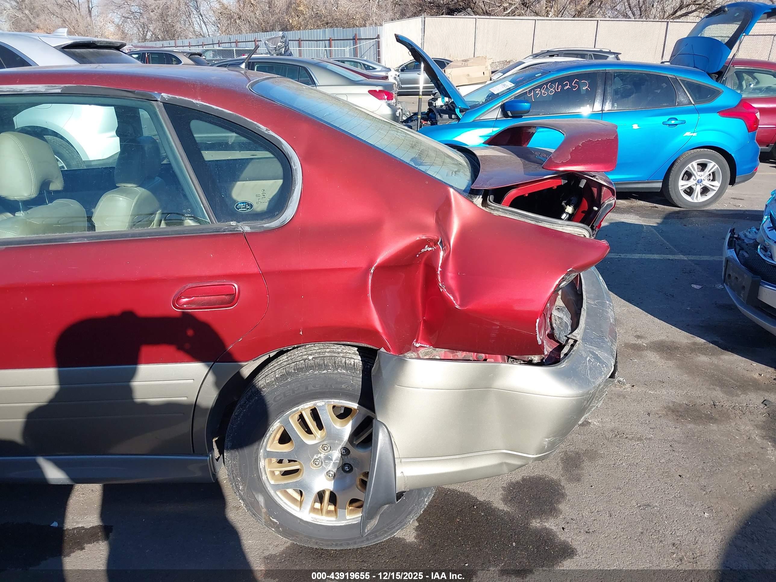 SUBARU OUTBACK image 6