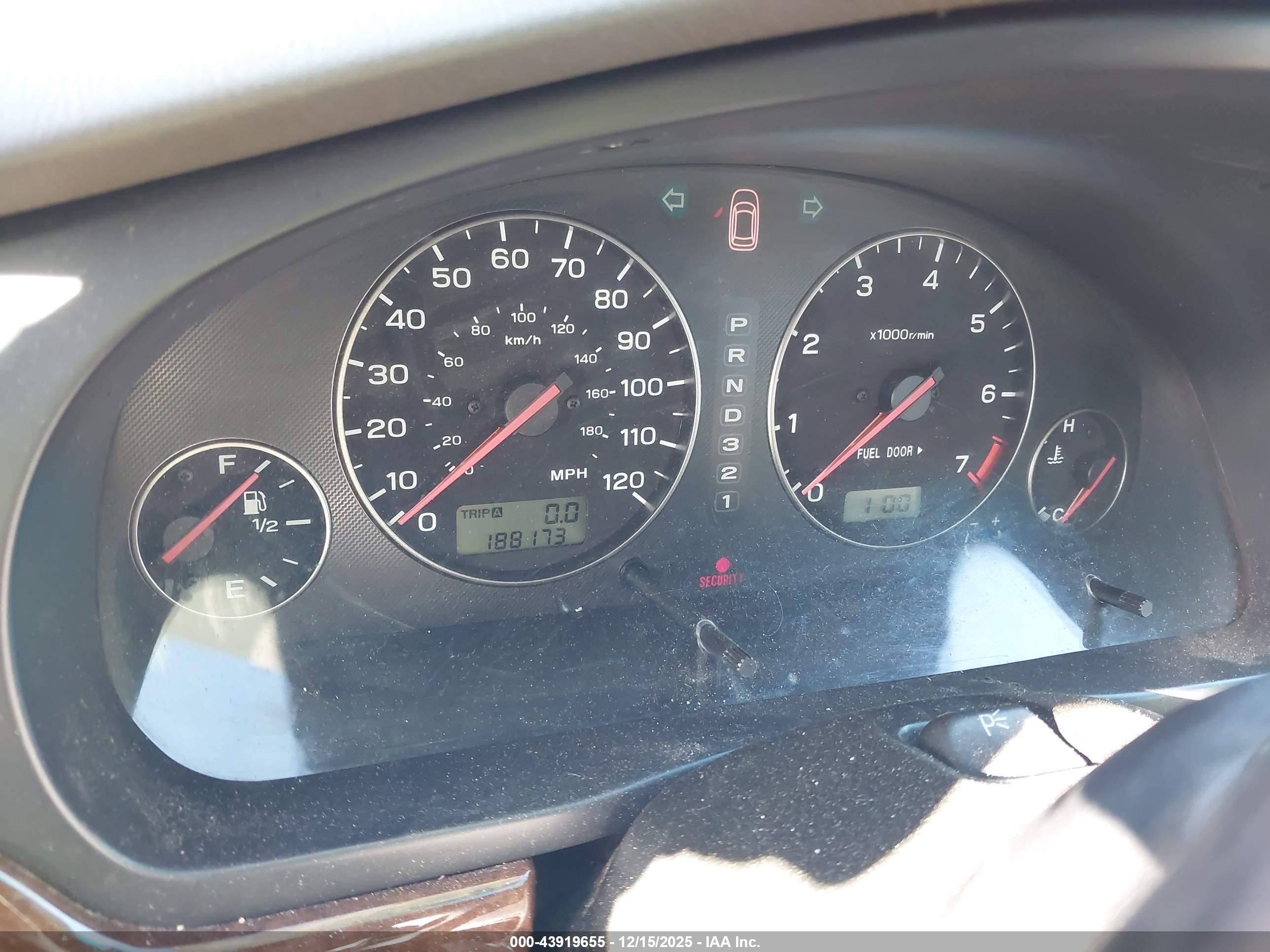 SUBARU OUTBACK image 7