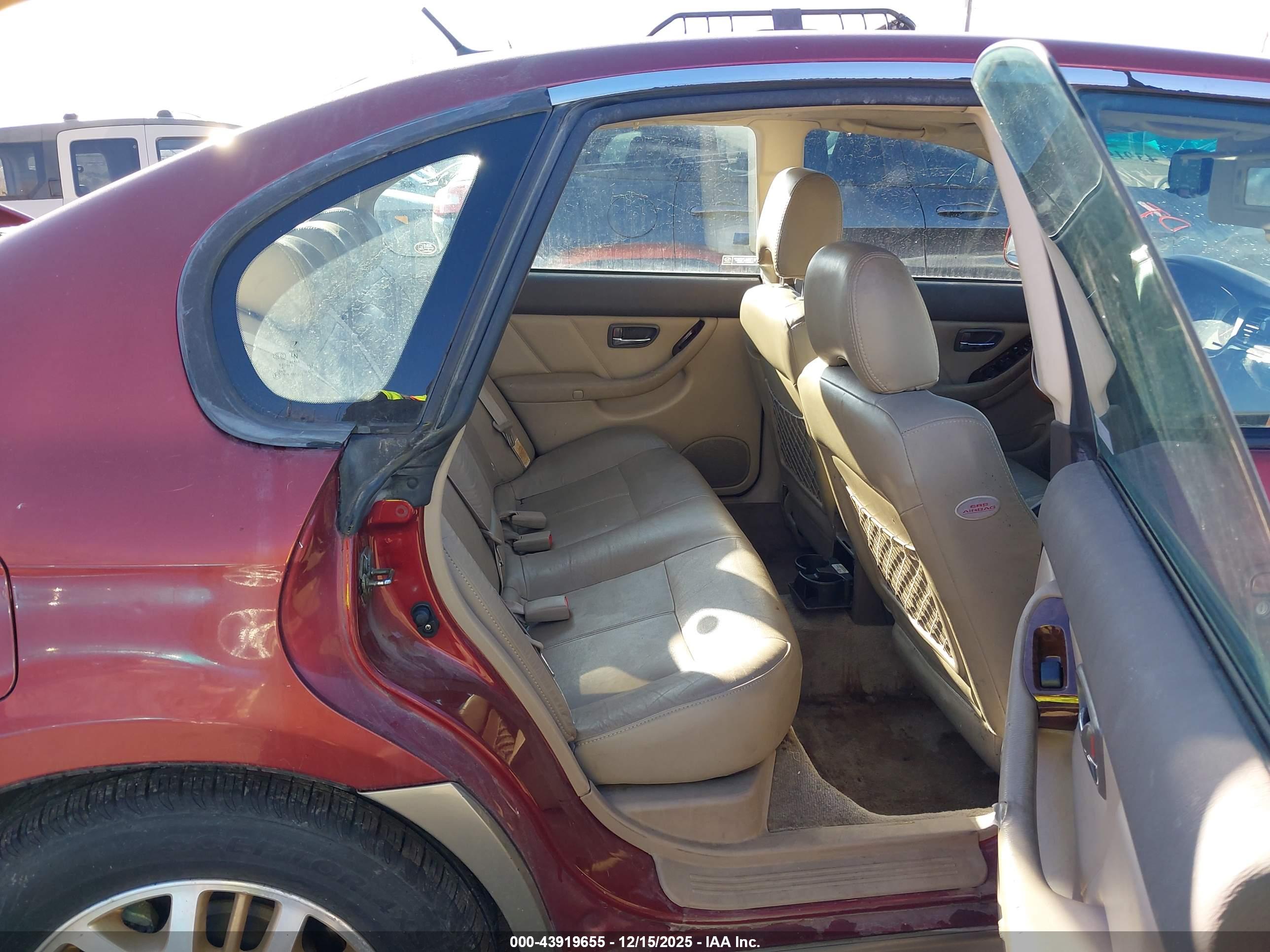 SUBARU OUTBACK image 8