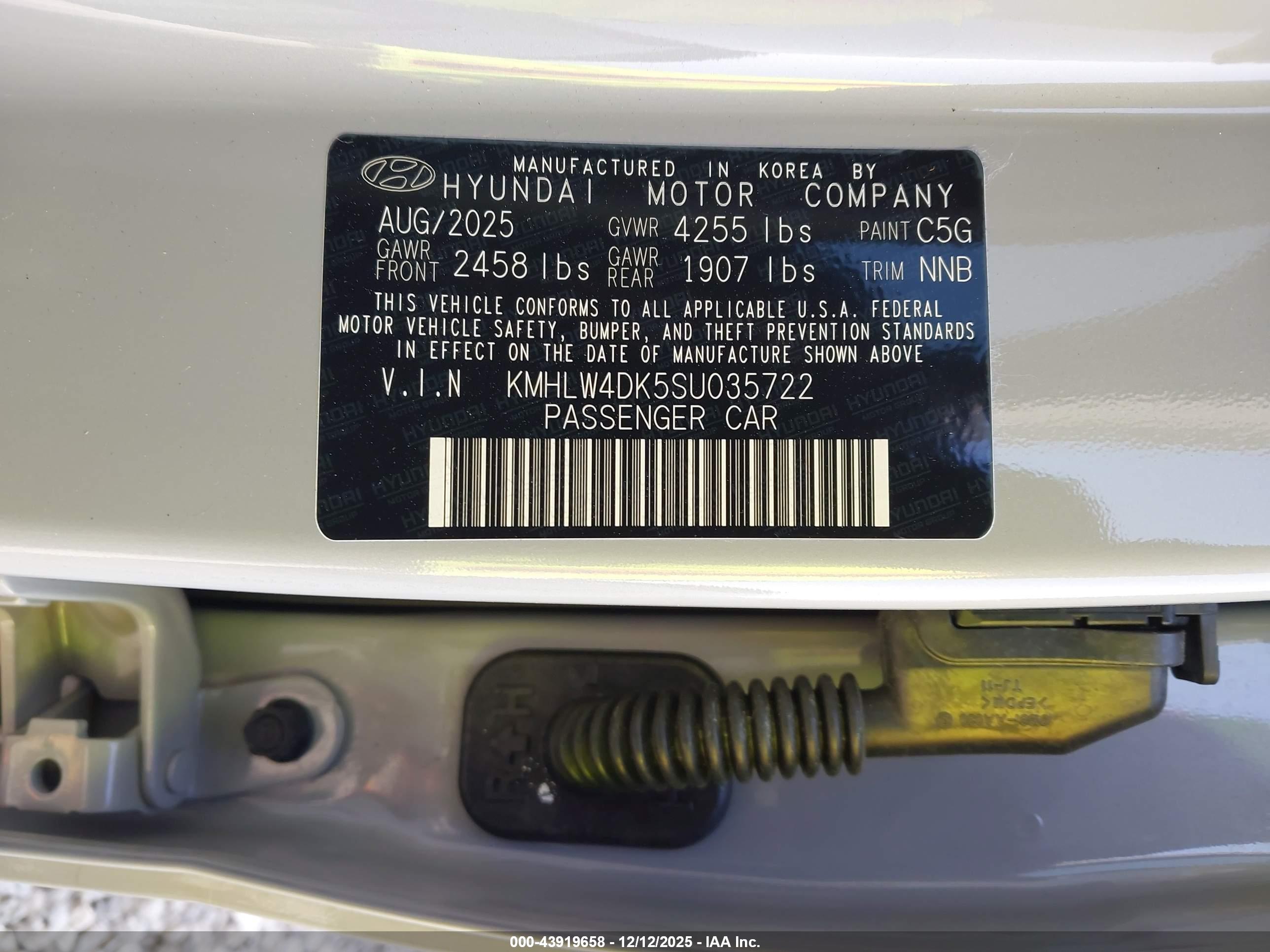 HYUNDAI ELANTRA image 9
