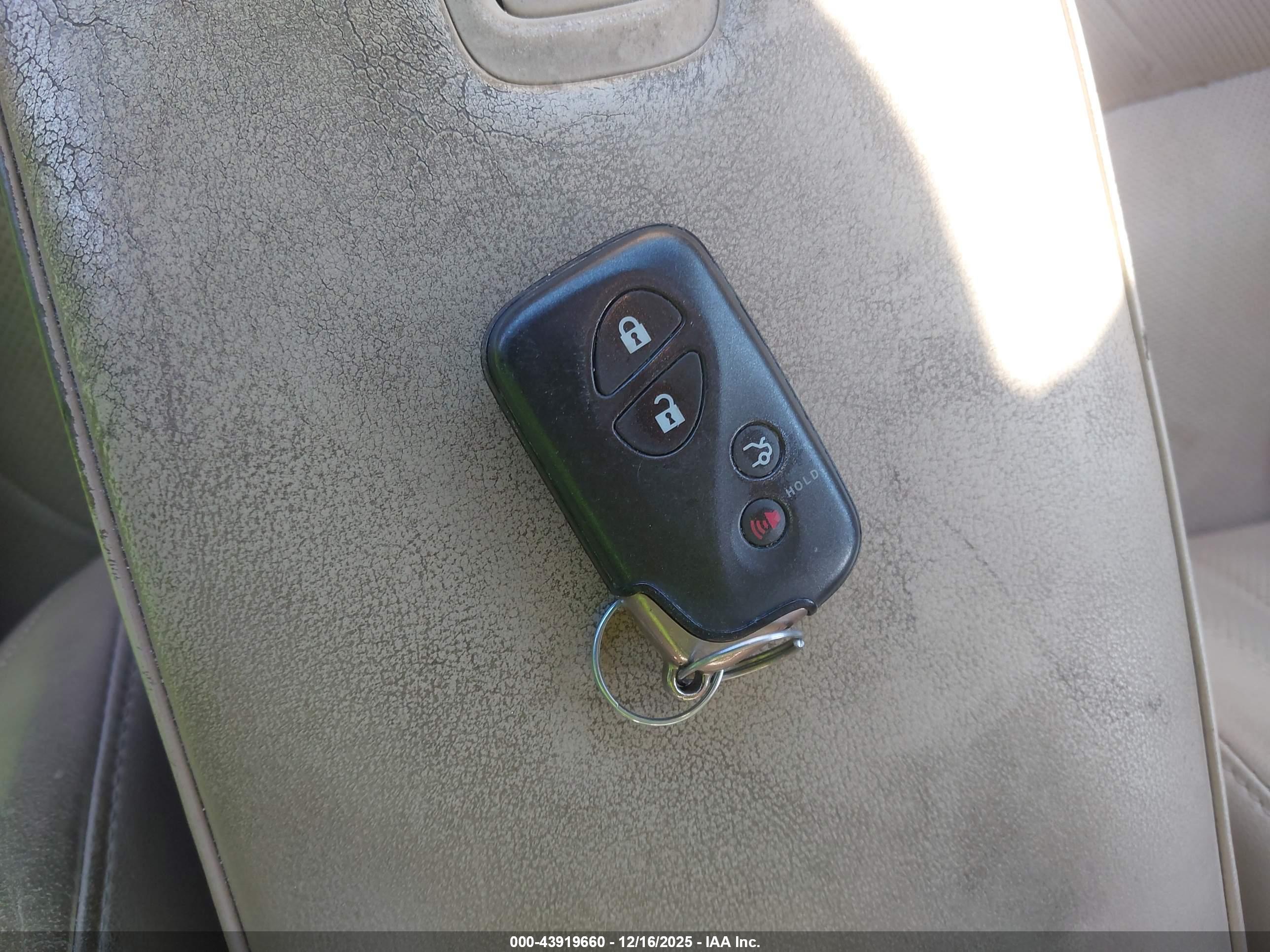 LEXUS ES image 11