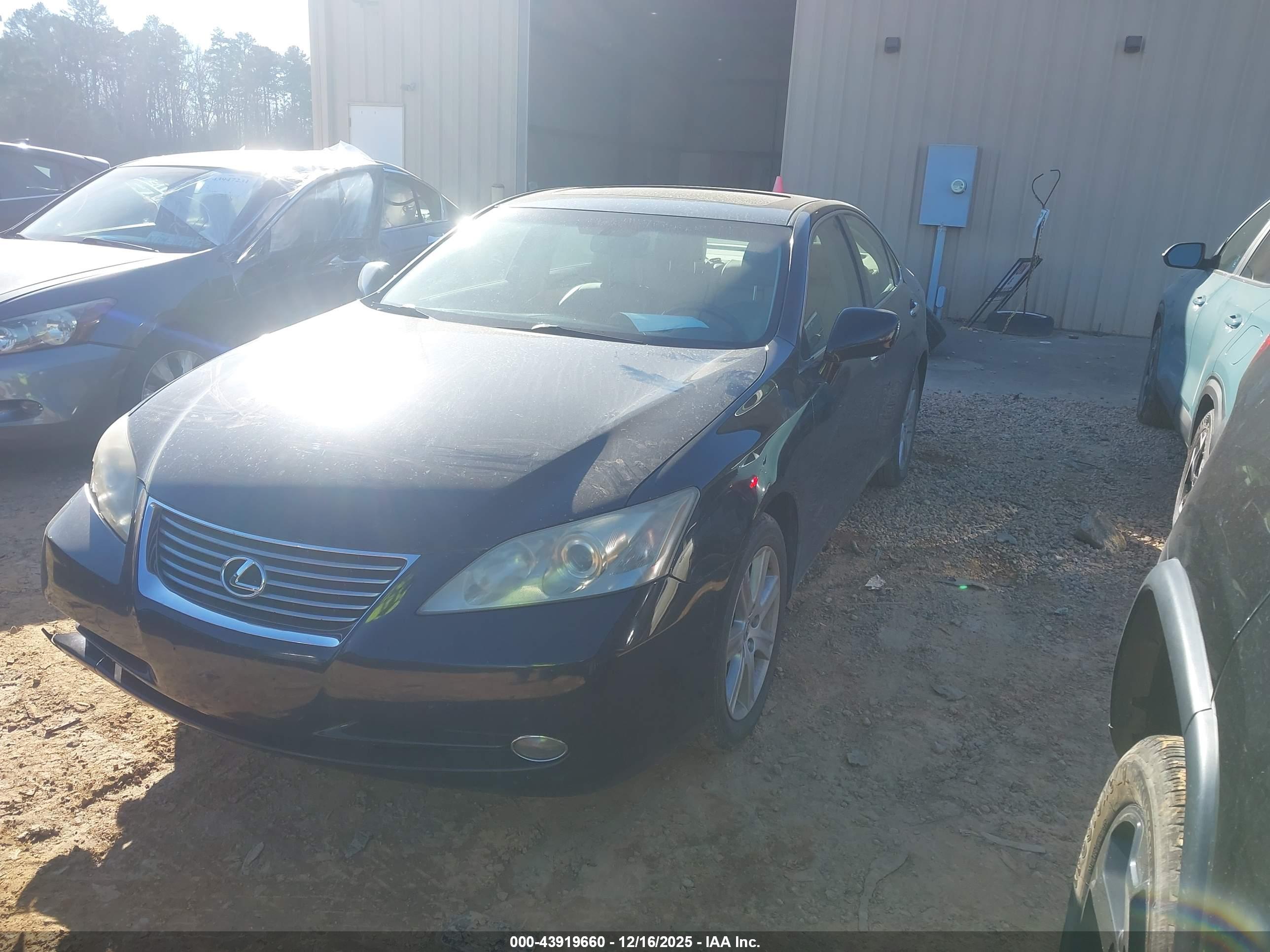 LEXUS ES image 2