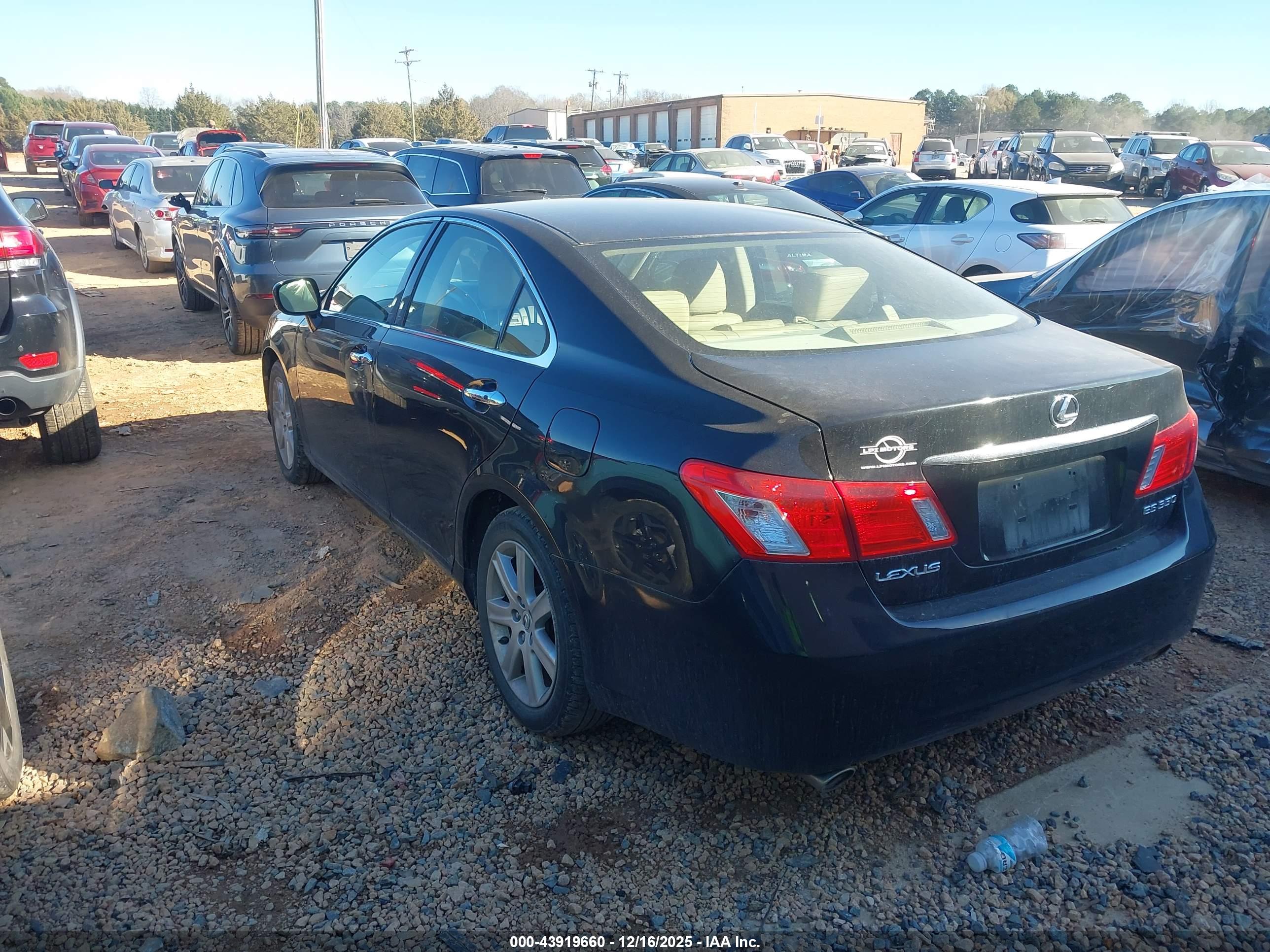LEXUS ES image 3