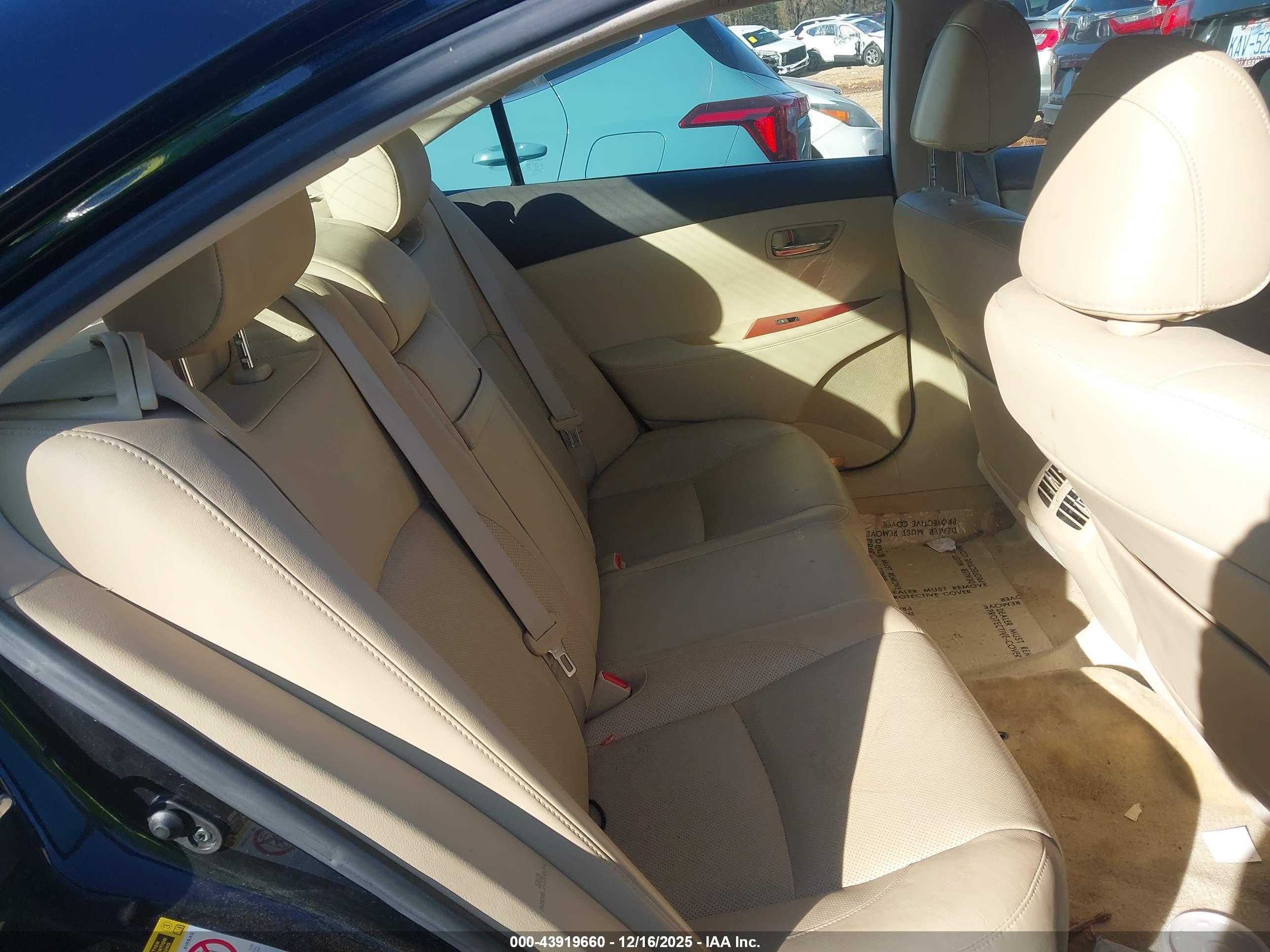LEXUS ES image 8
