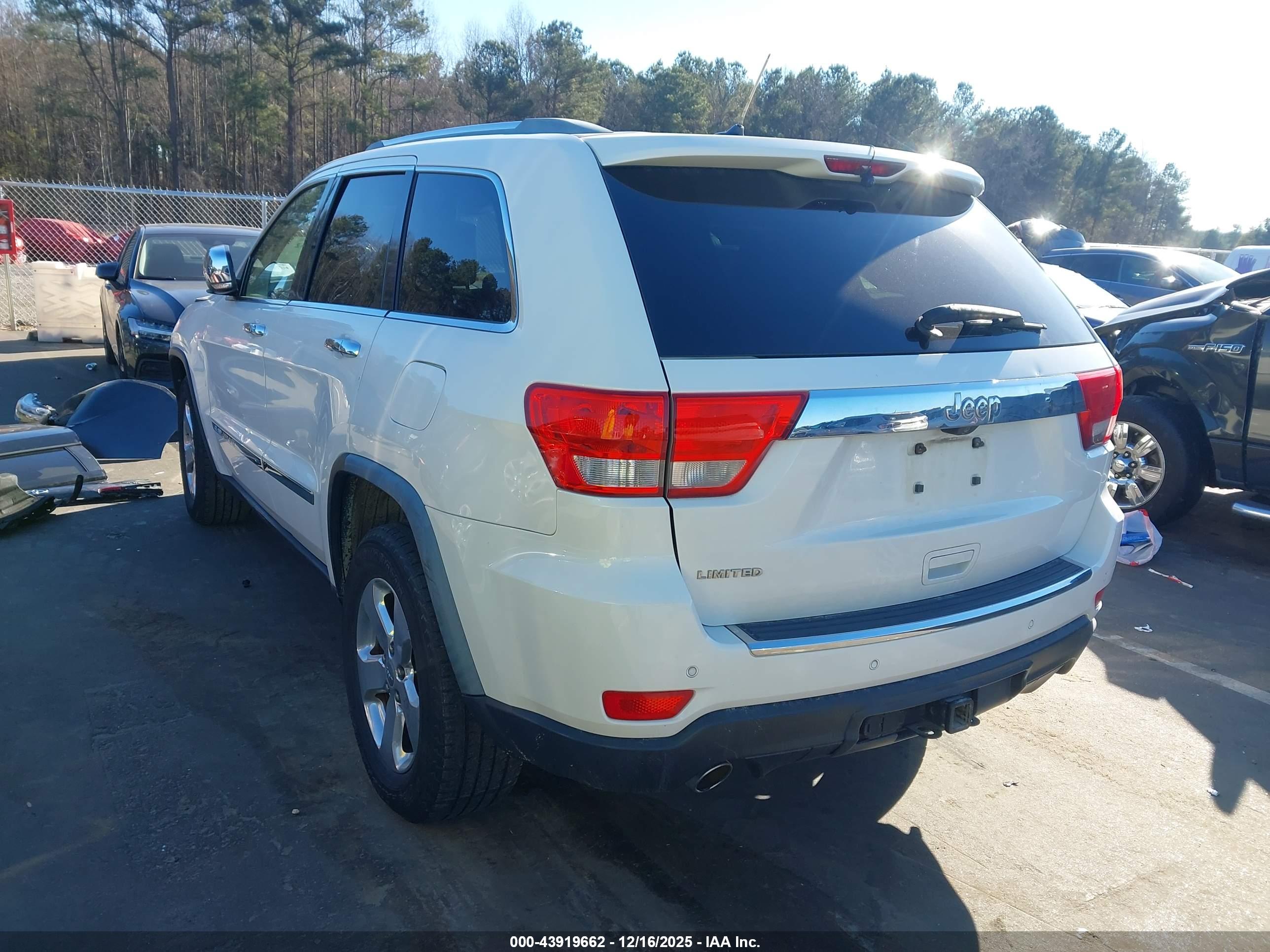 JEEP GRAND image 3