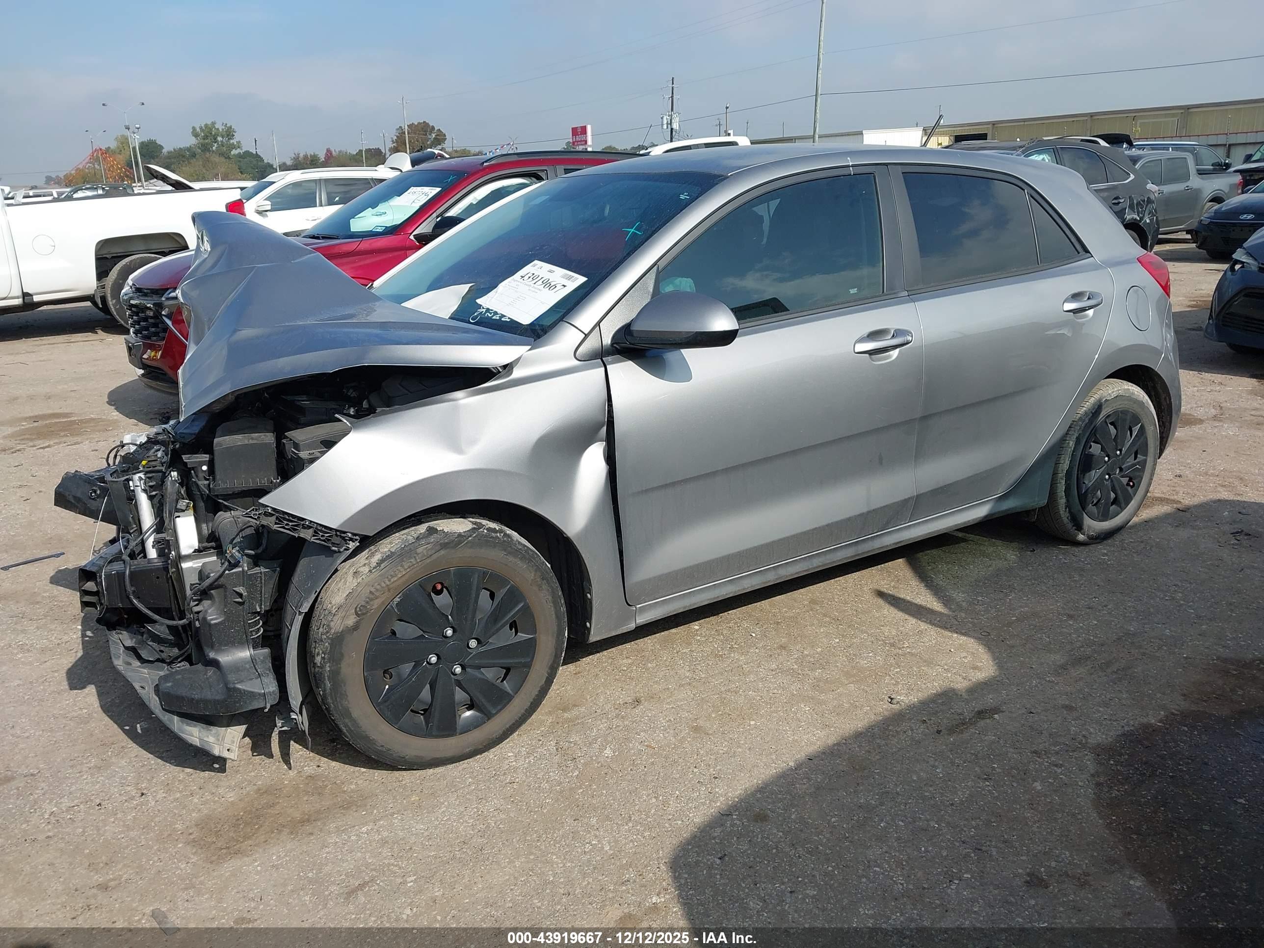 KIA RIO image 2