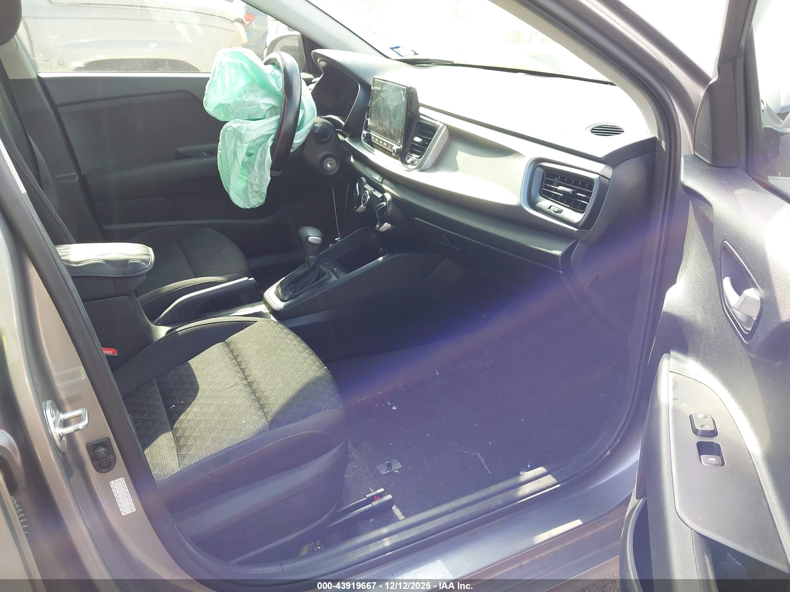 KIA RIO image 5