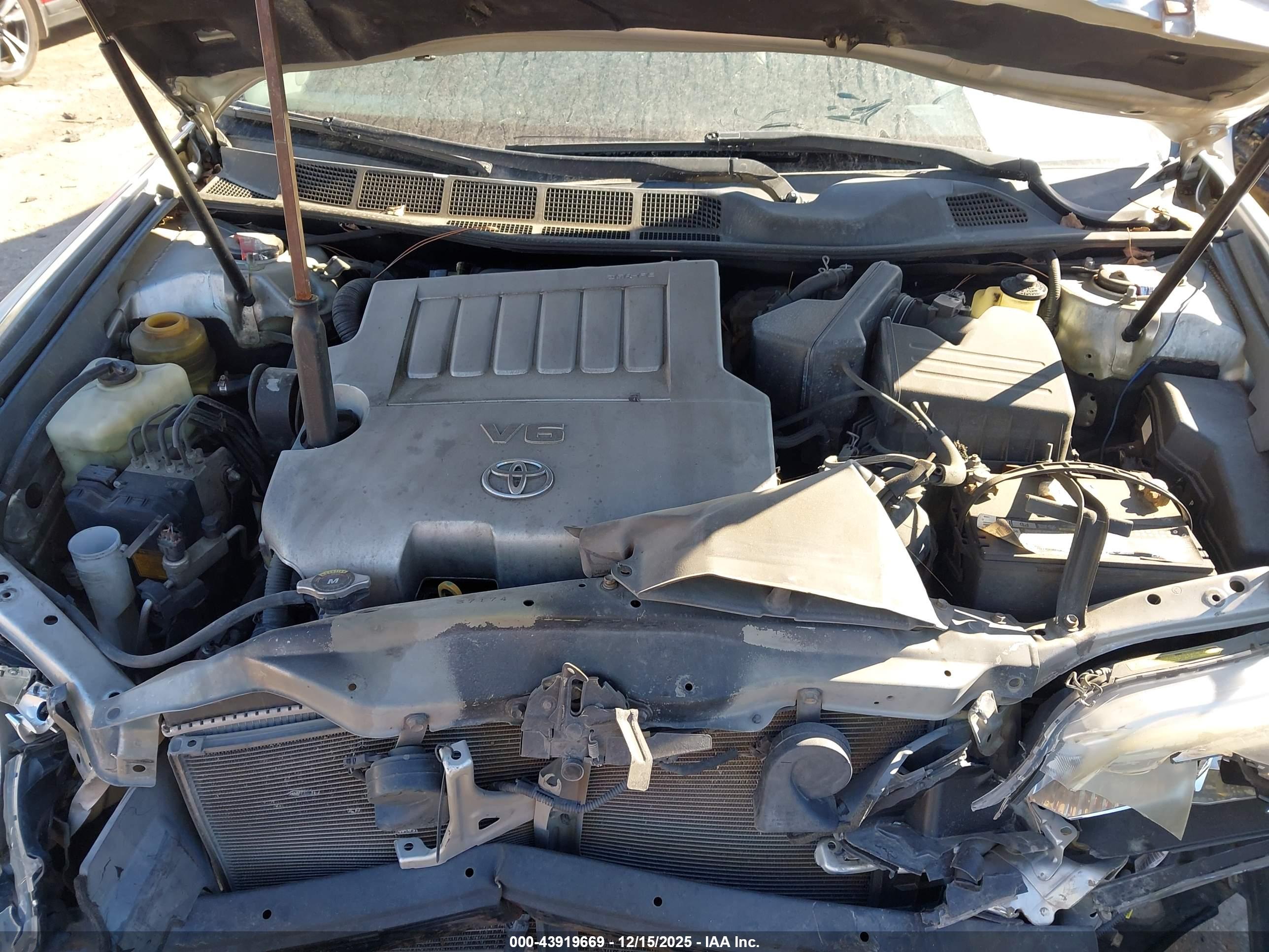 TOYOTA AVALON image 10