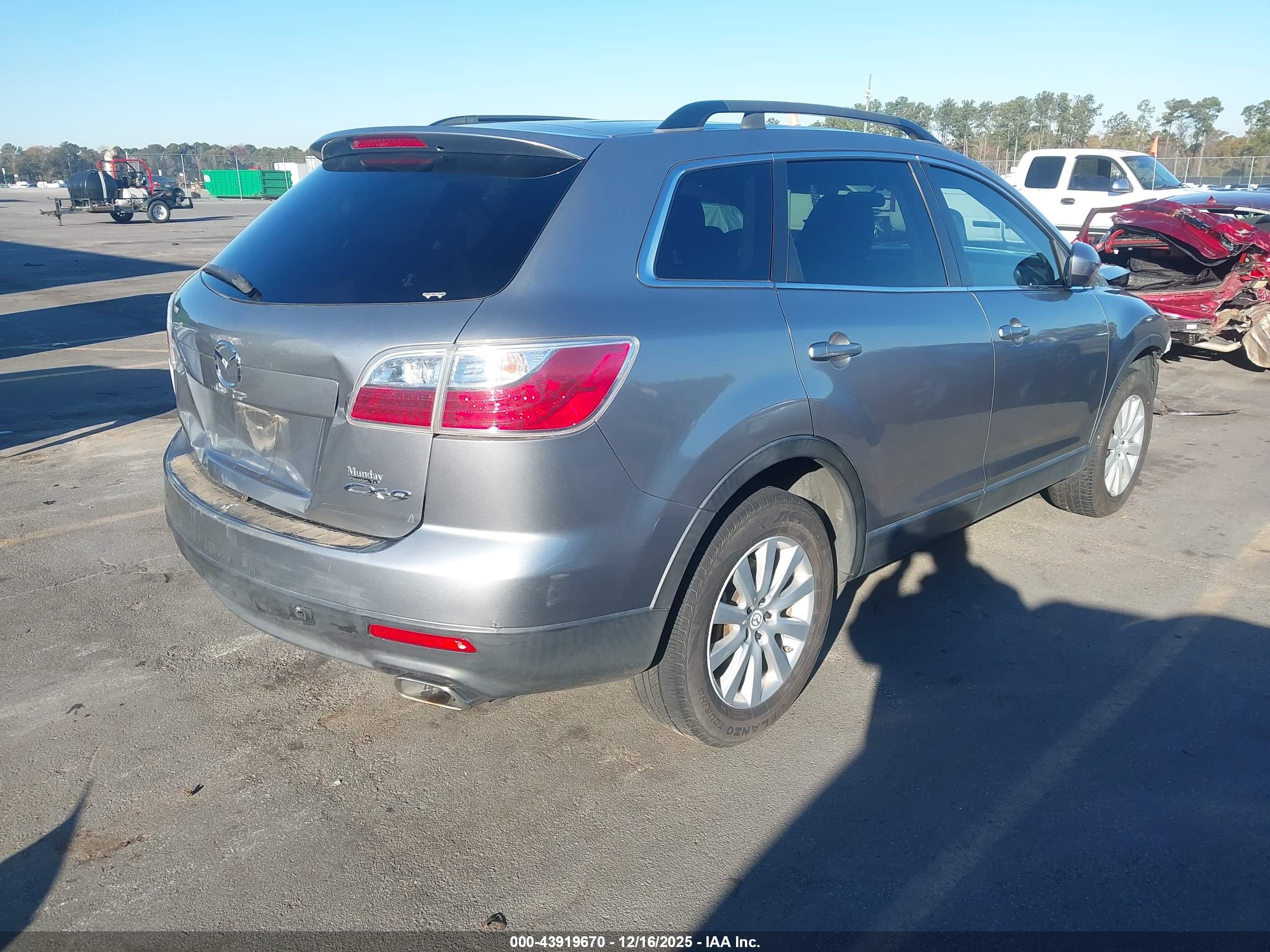 MAZDA CX-9 image 4