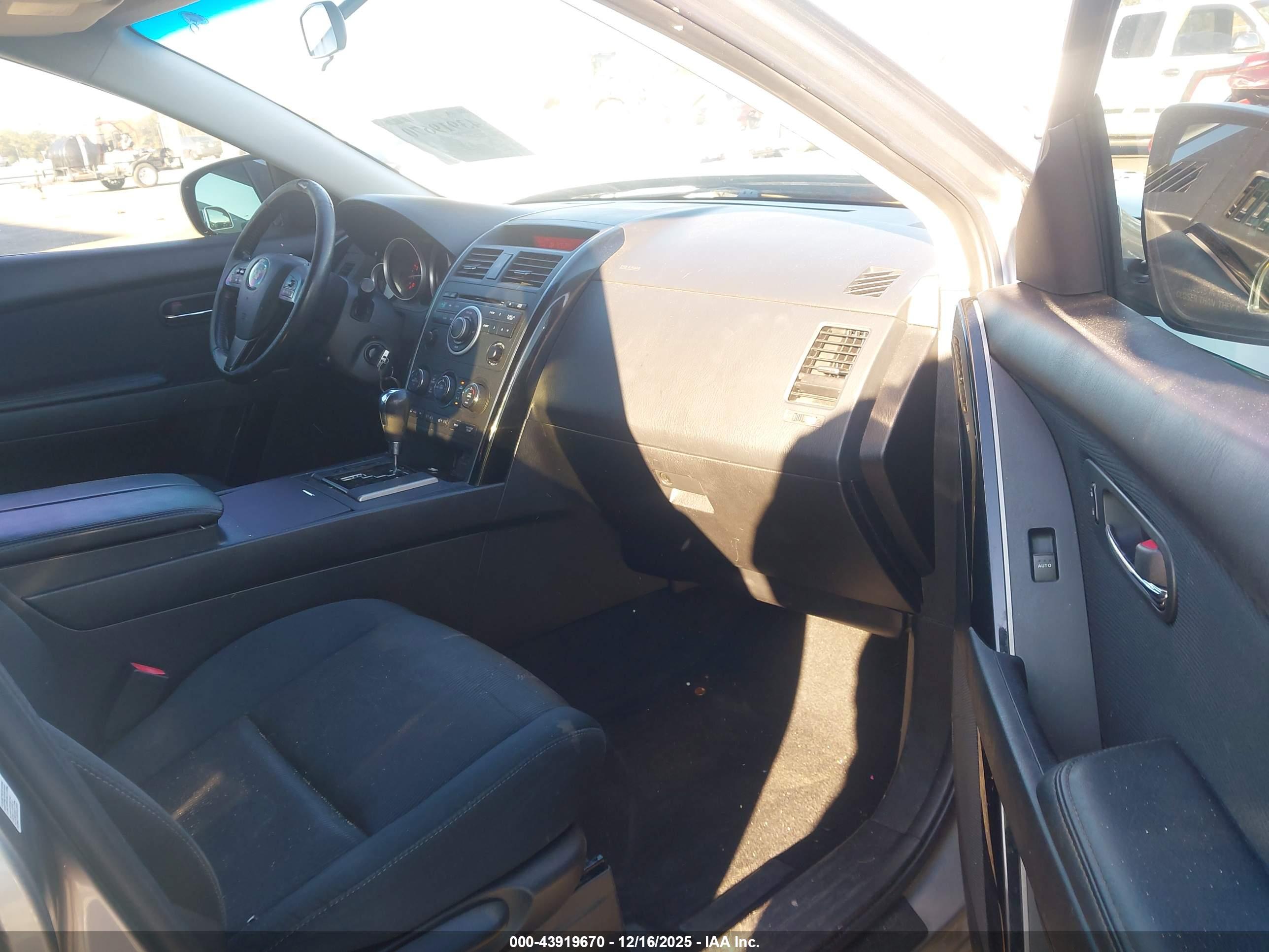 MAZDA CX-9 image 5