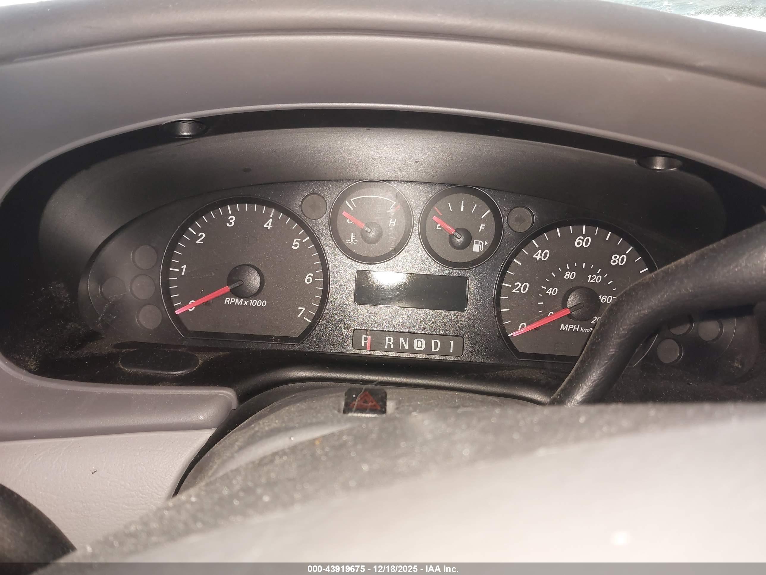 FORD TAURUS image 7