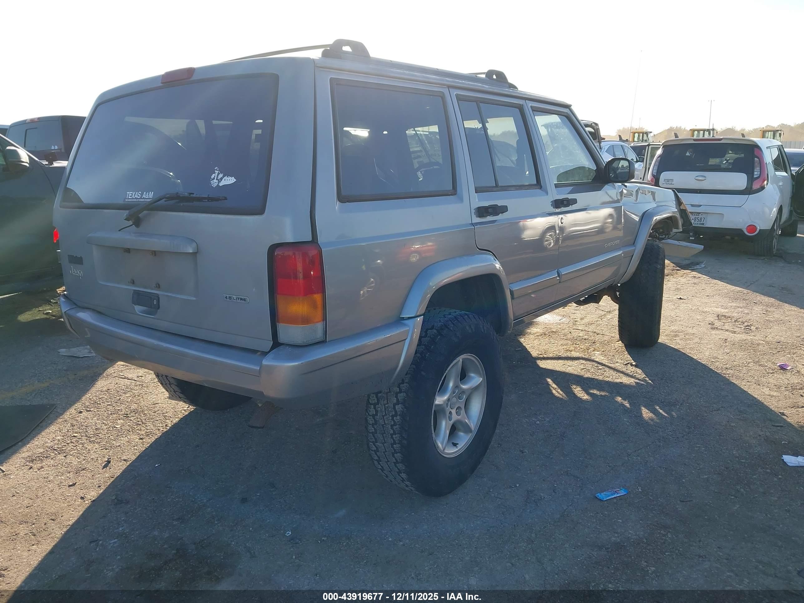 JEEP CHEROKEE image 4