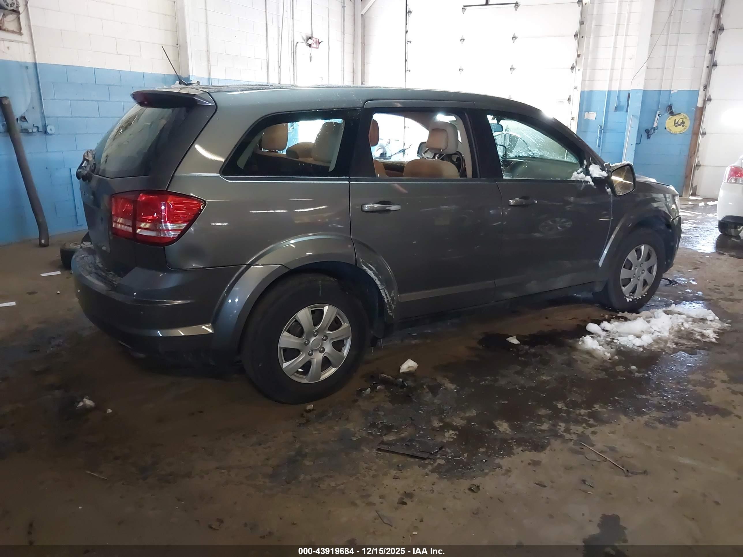 DODGE JOURNEY image 4