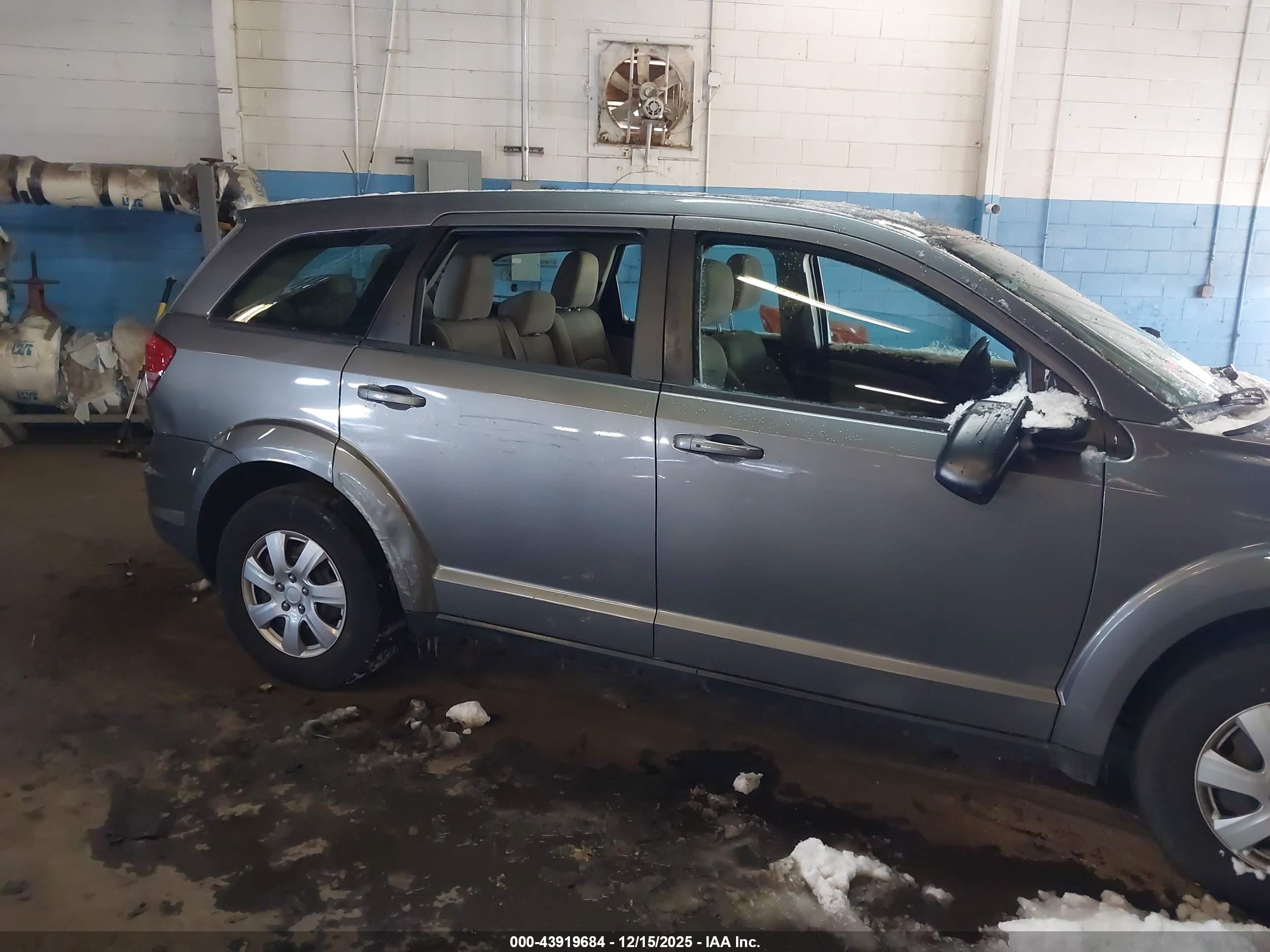 DODGE JOURNEY image 6
