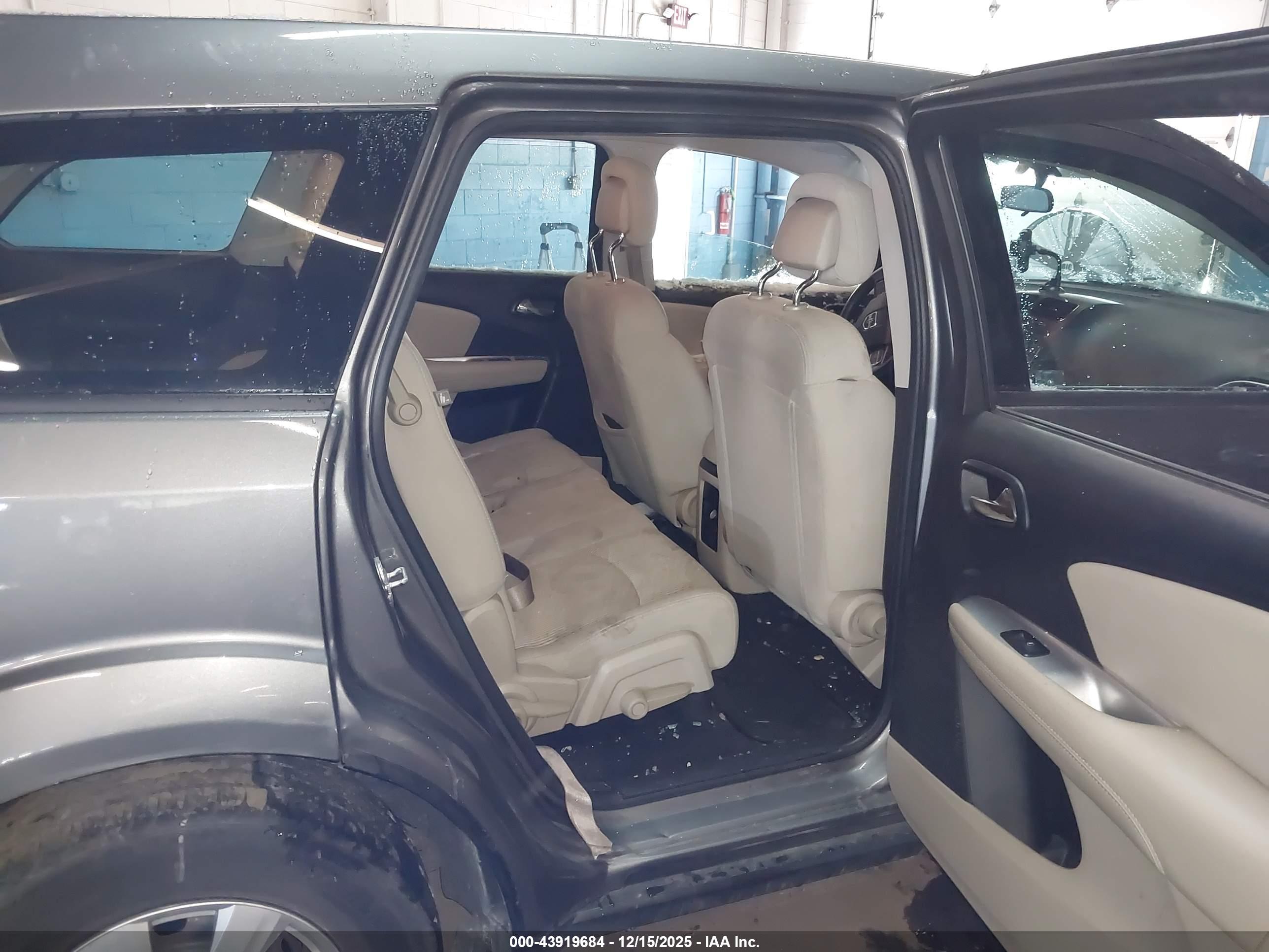 DODGE JOURNEY image 8