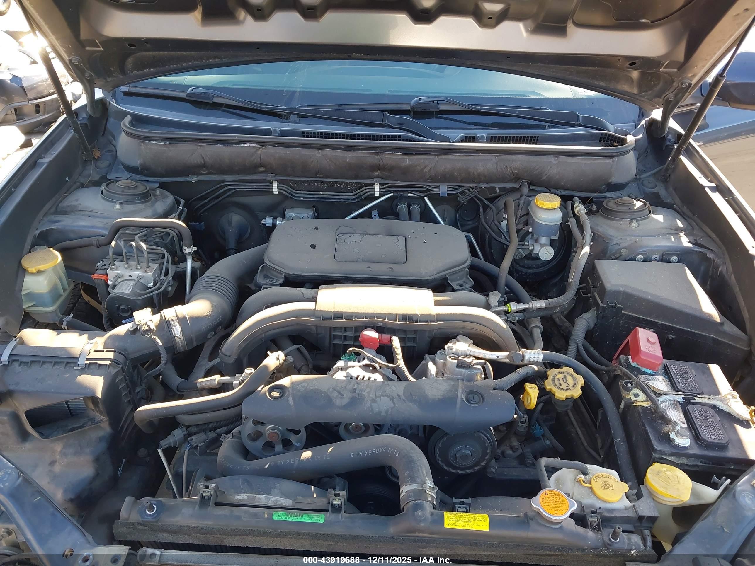 SUBARU OUTBACK image 10