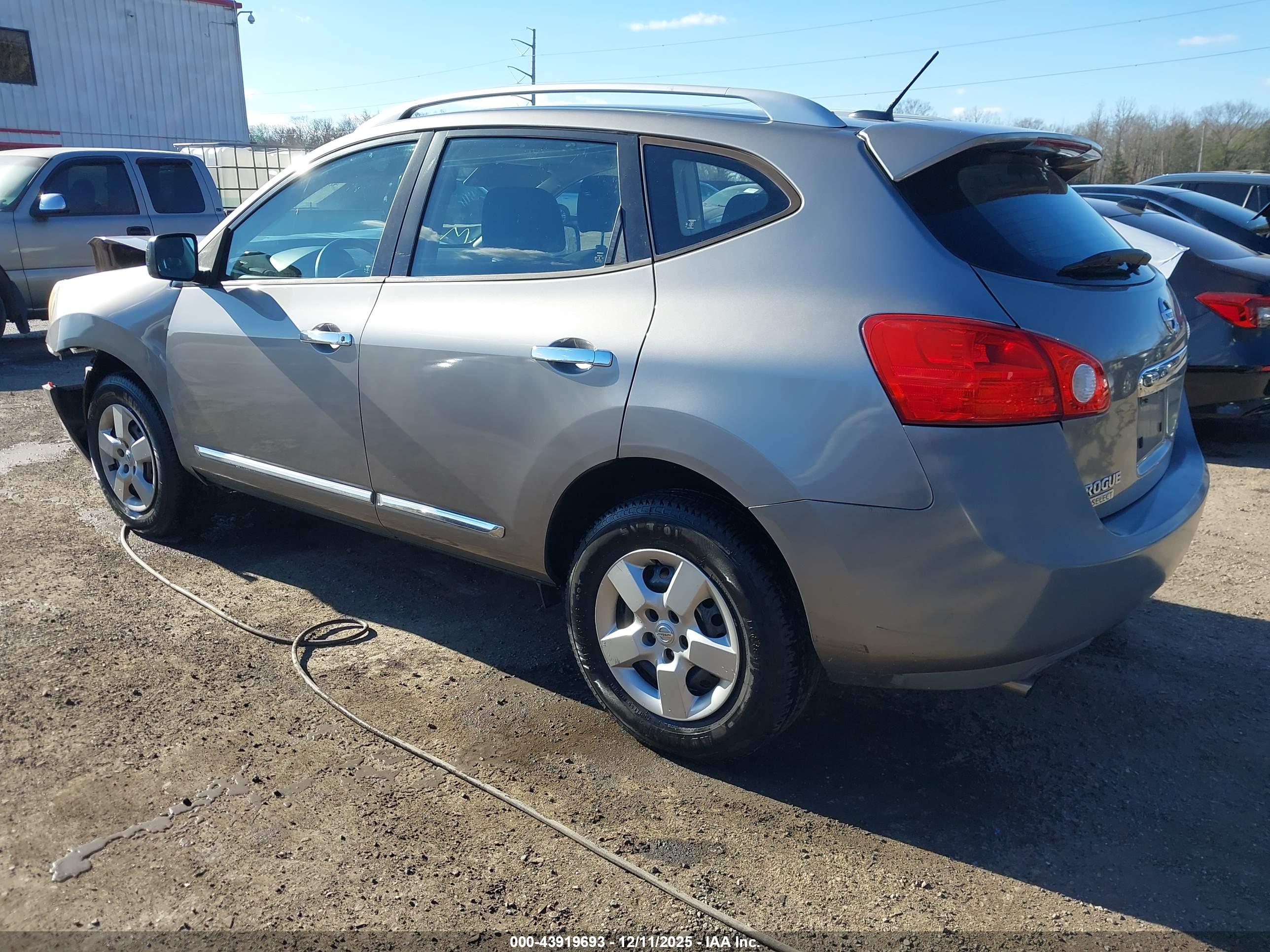 NISSAN ROGUE image 3