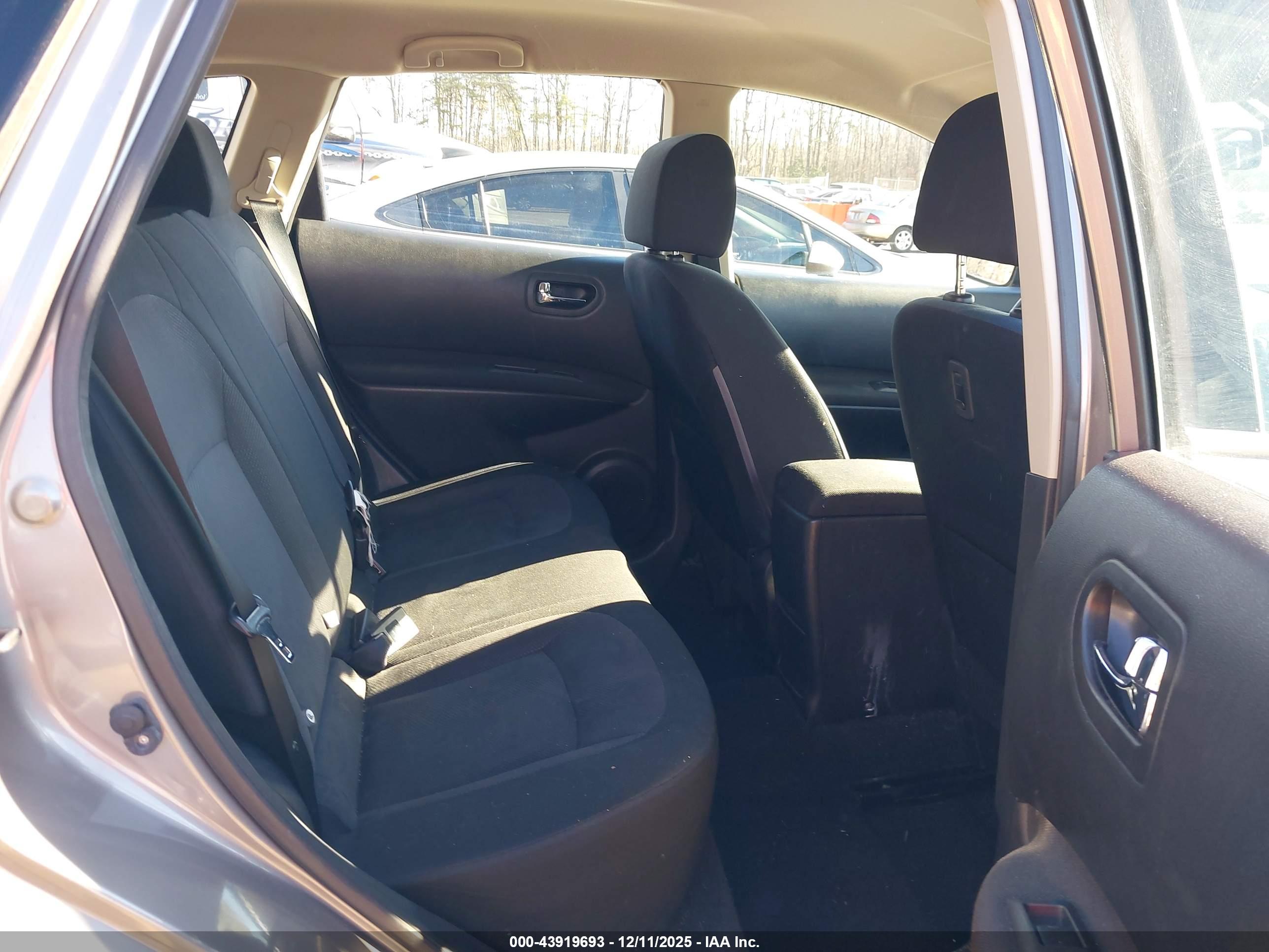 NISSAN ROGUE image 8