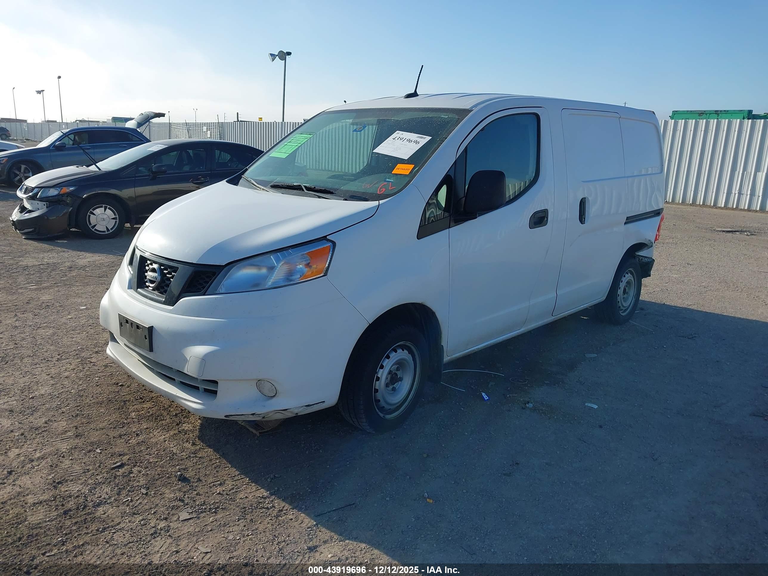 NISSAN NV200 image 2