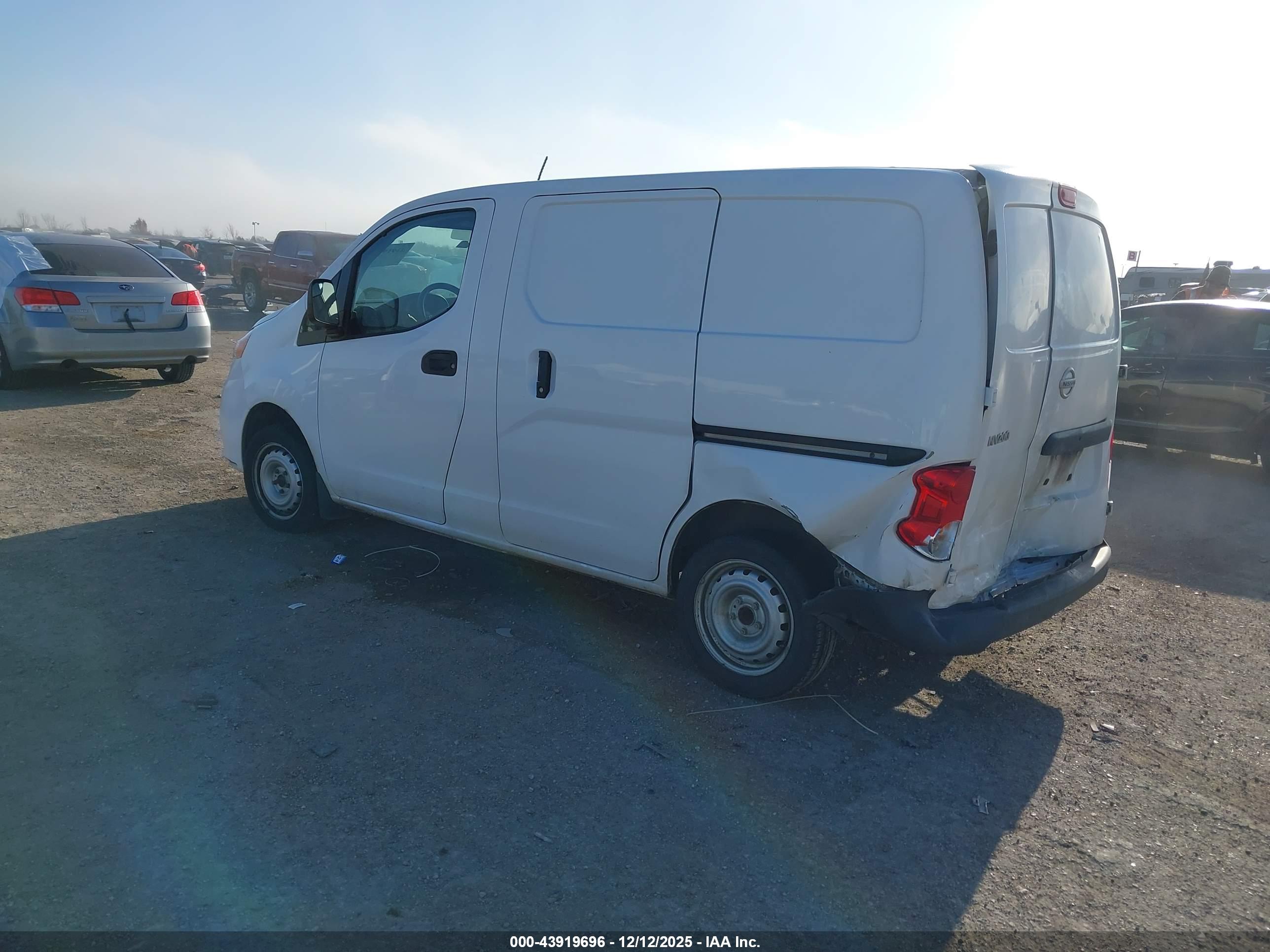 NISSAN NV200 image 3