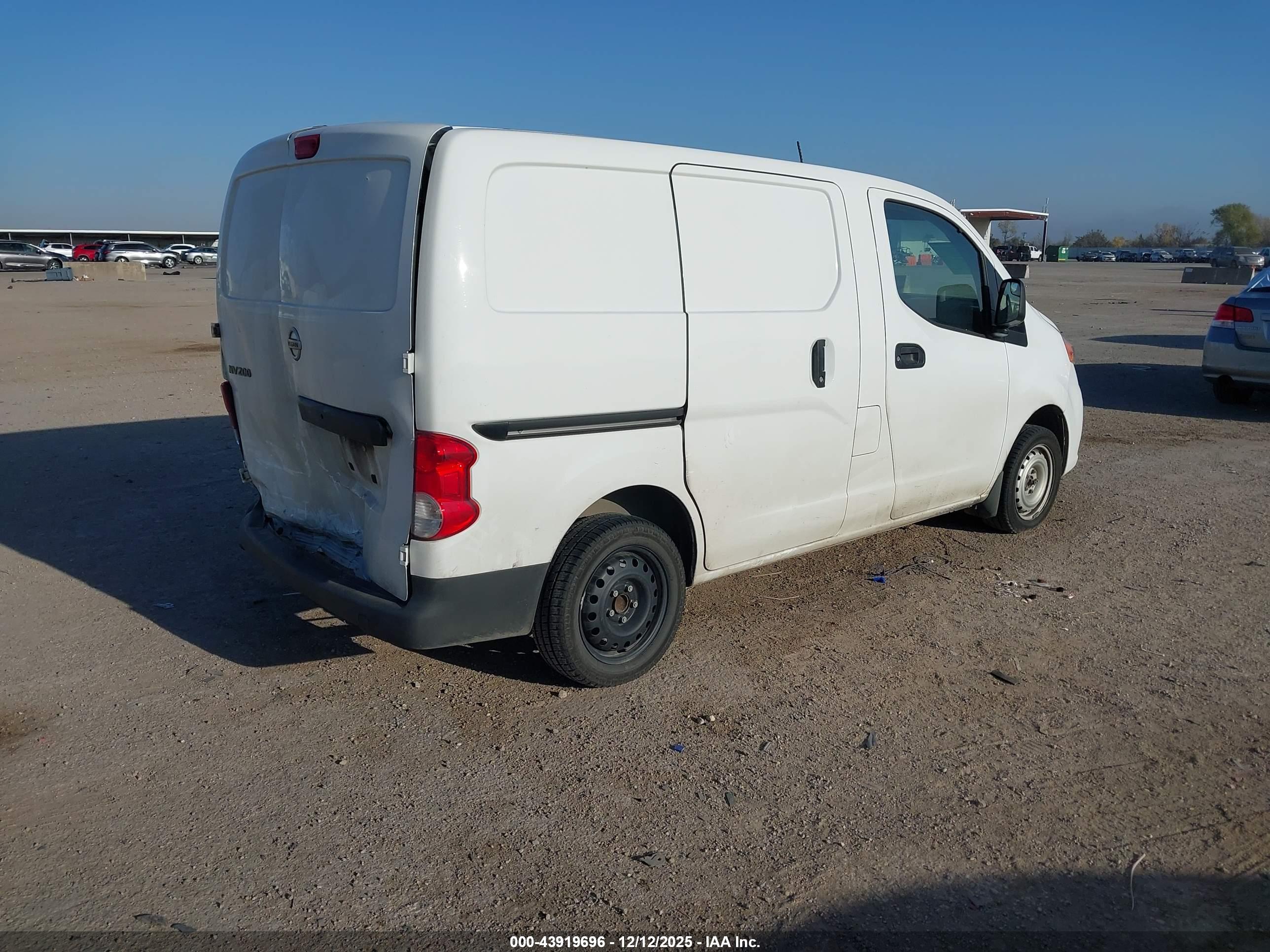 NISSAN NV200 image 4