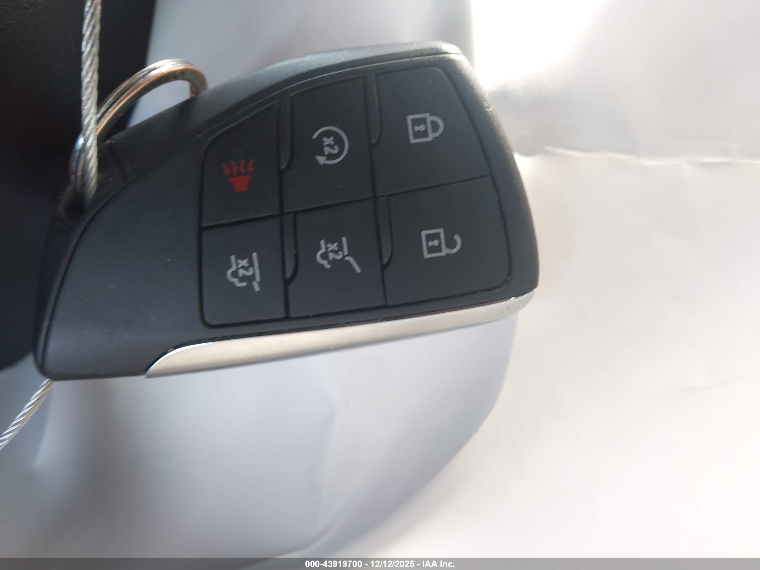 GMC YUKON image 11