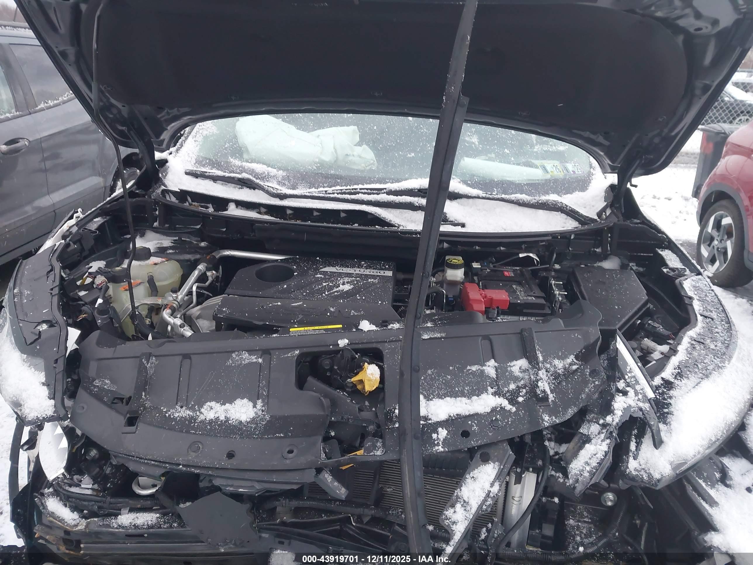NISSAN ROGUE image 10
