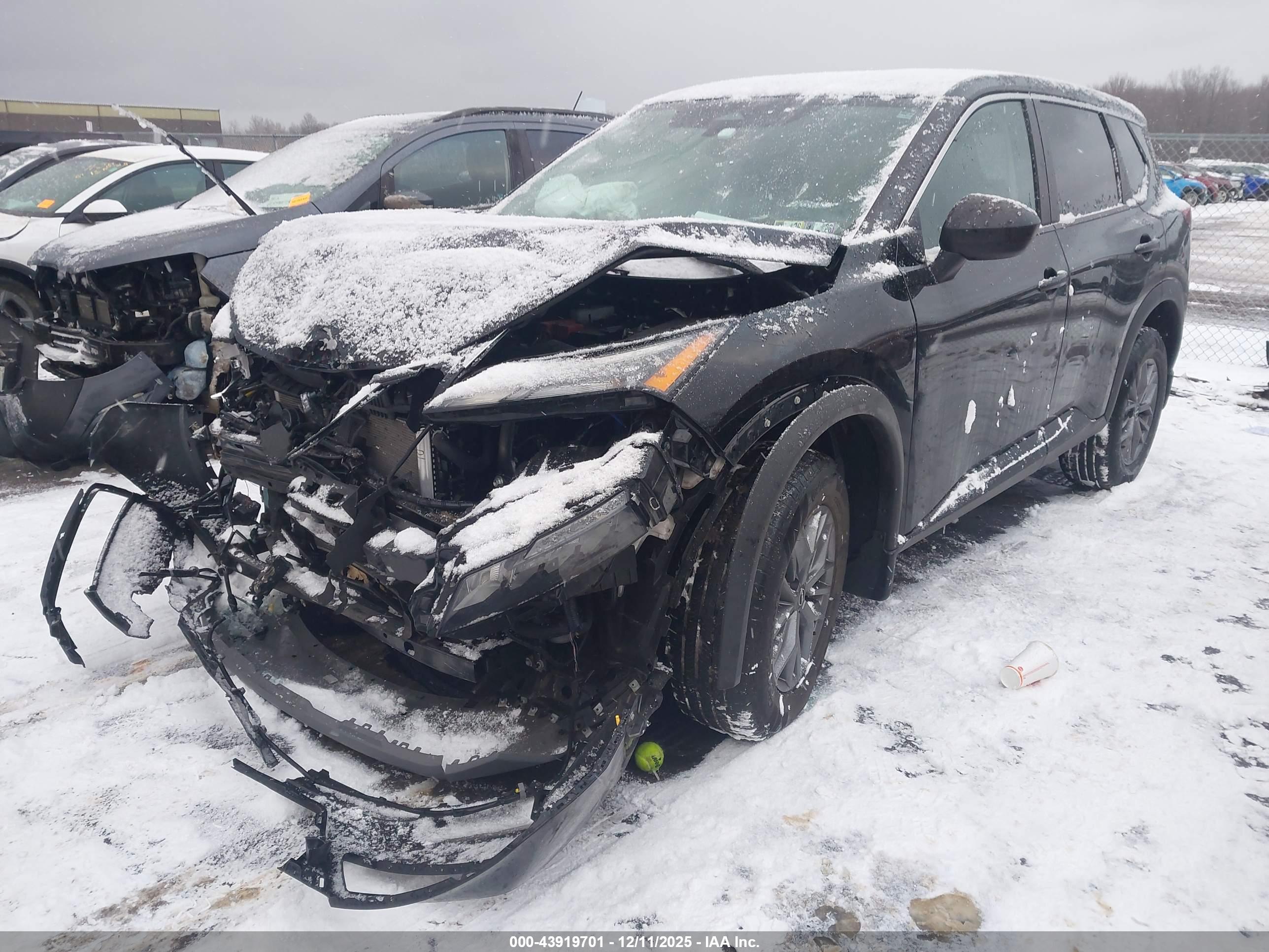 NISSAN ROGUE image 2