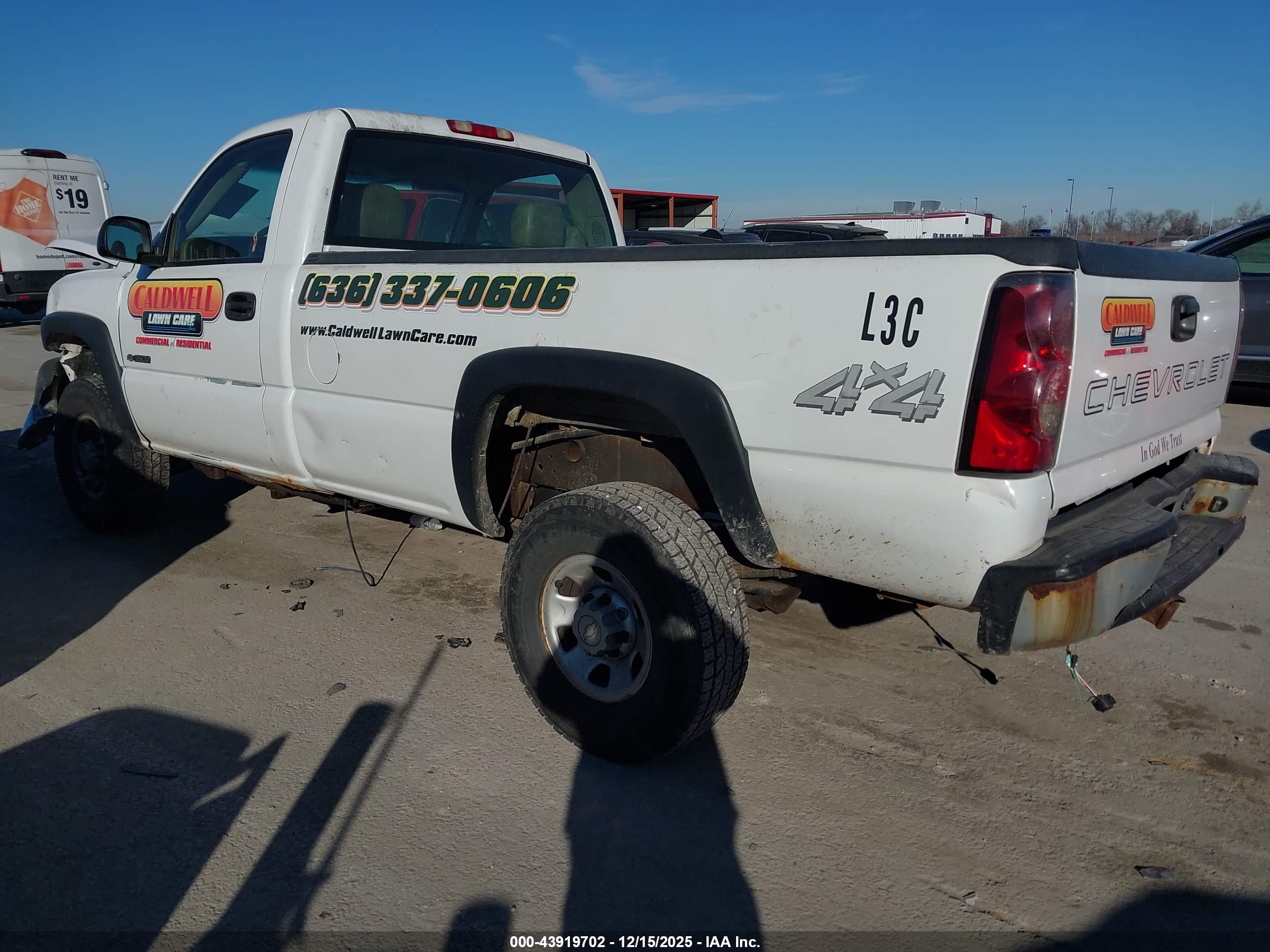 CHEVROLET SILVERADO image 3