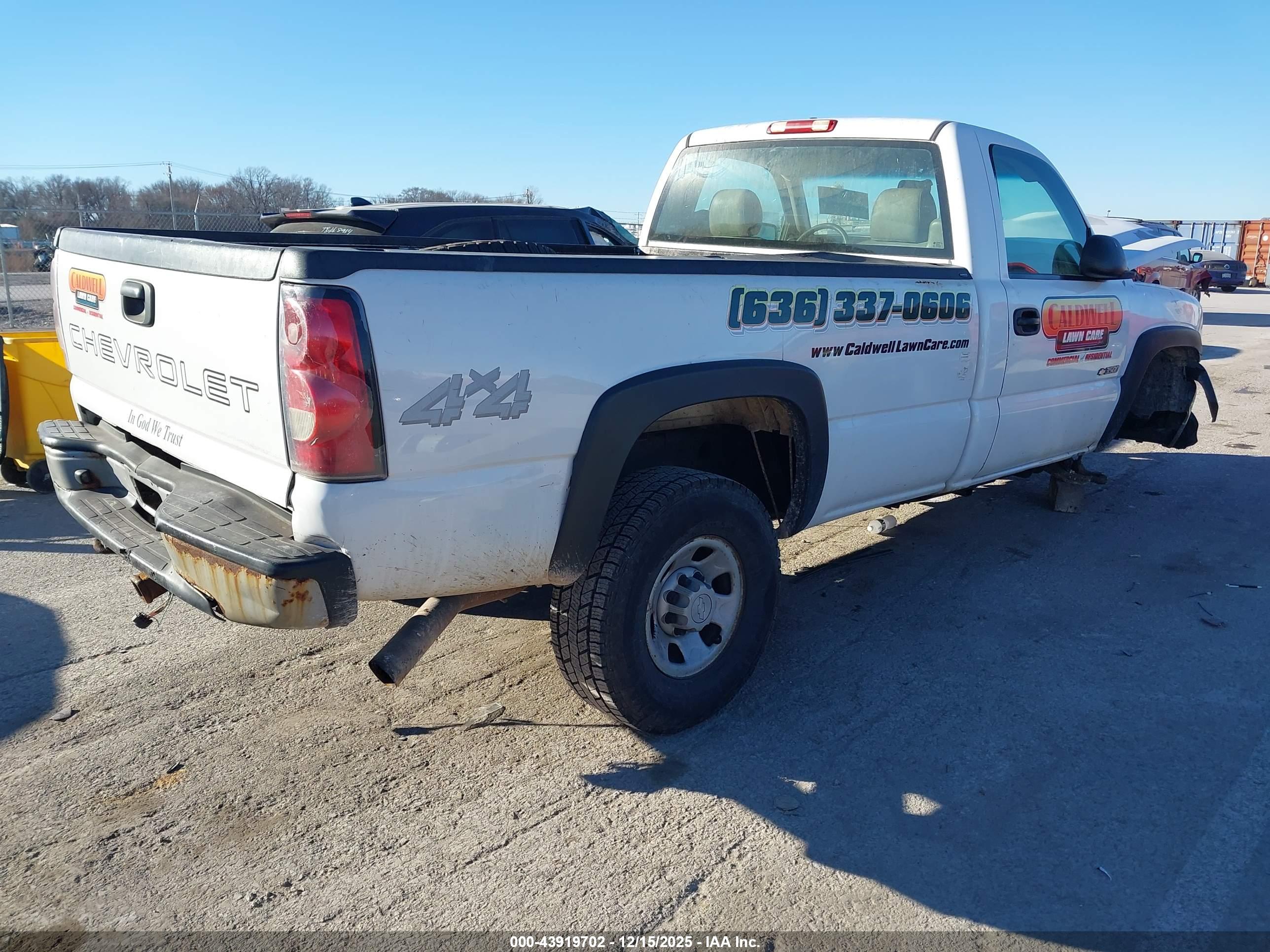 CHEVROLET SILVERADO image 4