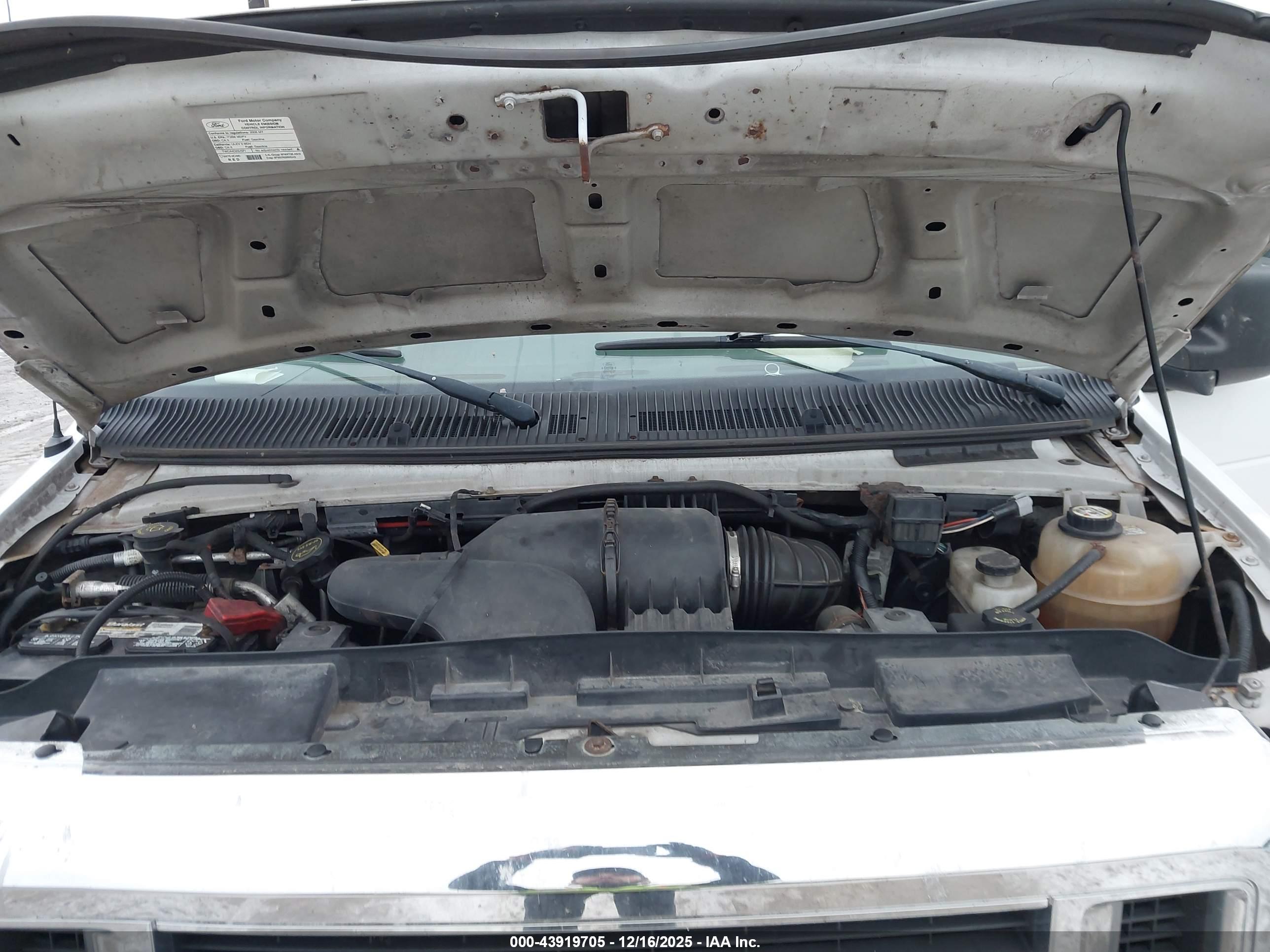 FORD E-350 image 10
