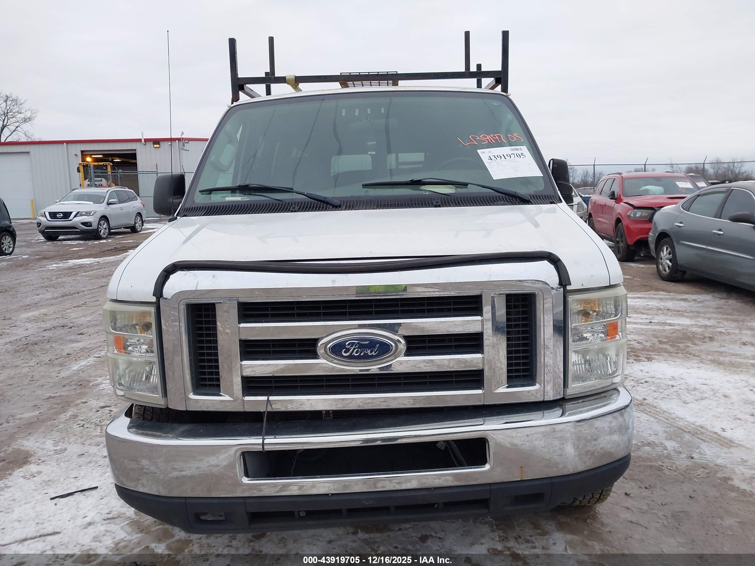 FORD E-350 image 6