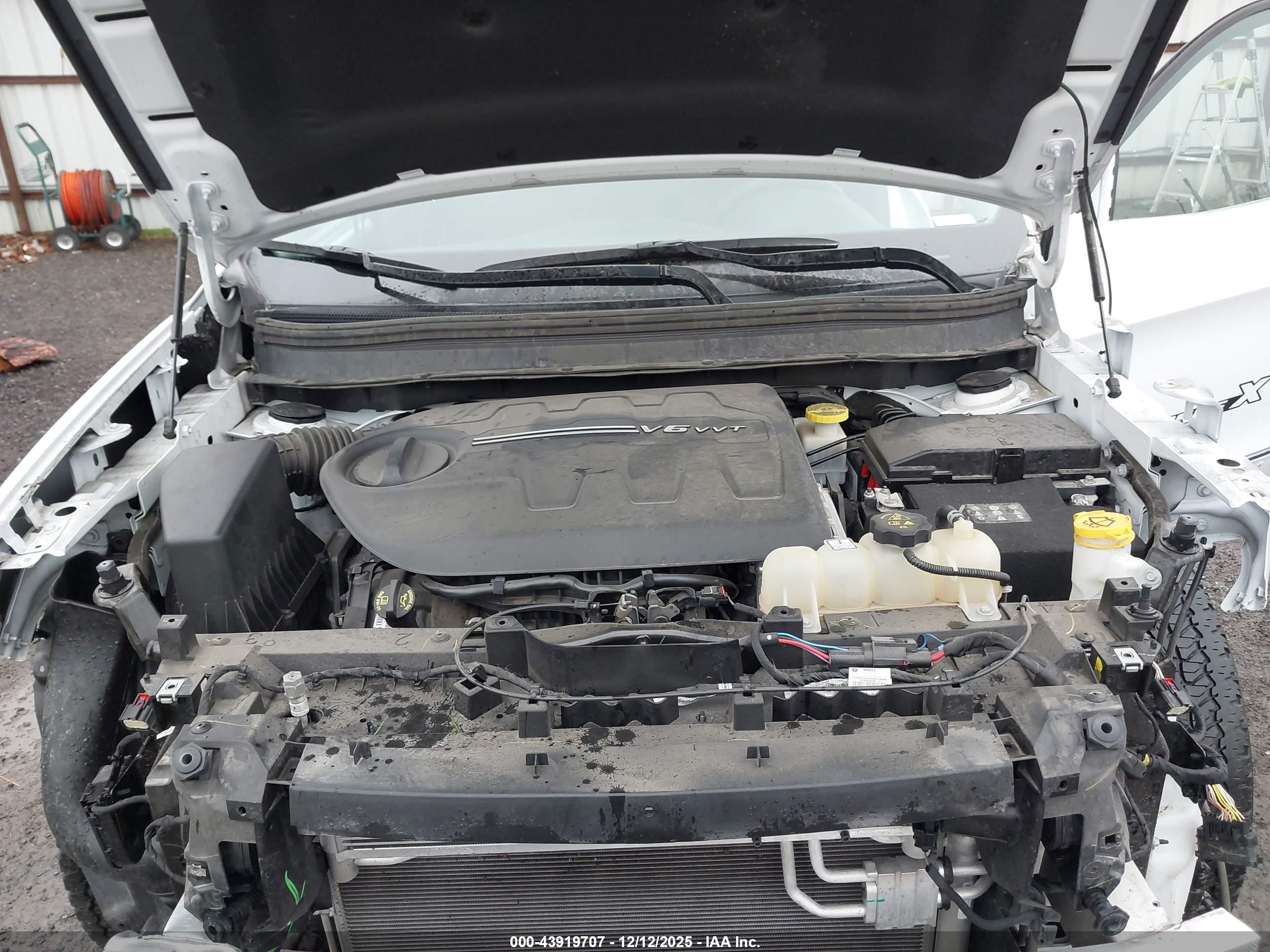 JEEP CHEROKEE image 10