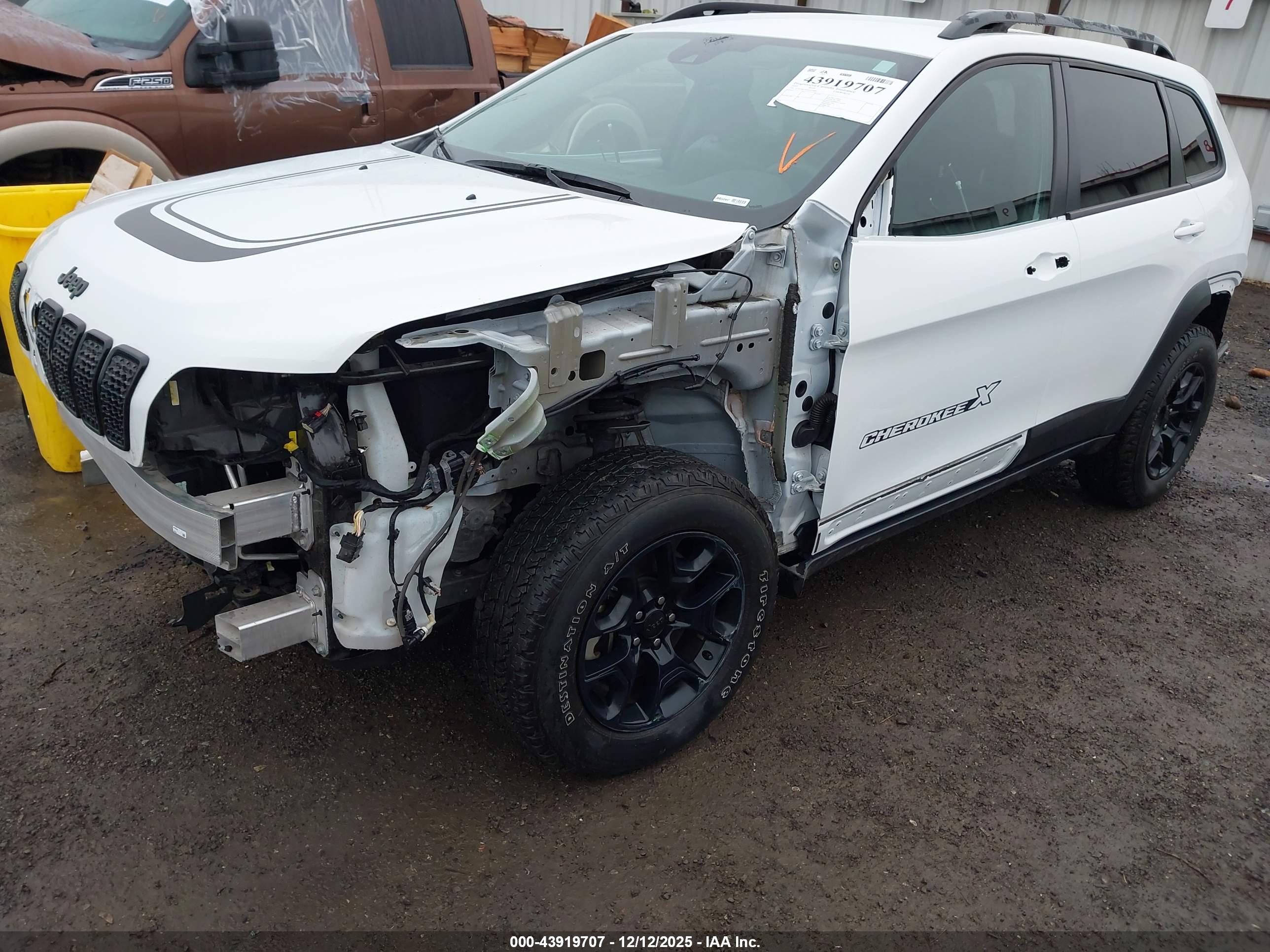 JEEP CHEROKEE image 2