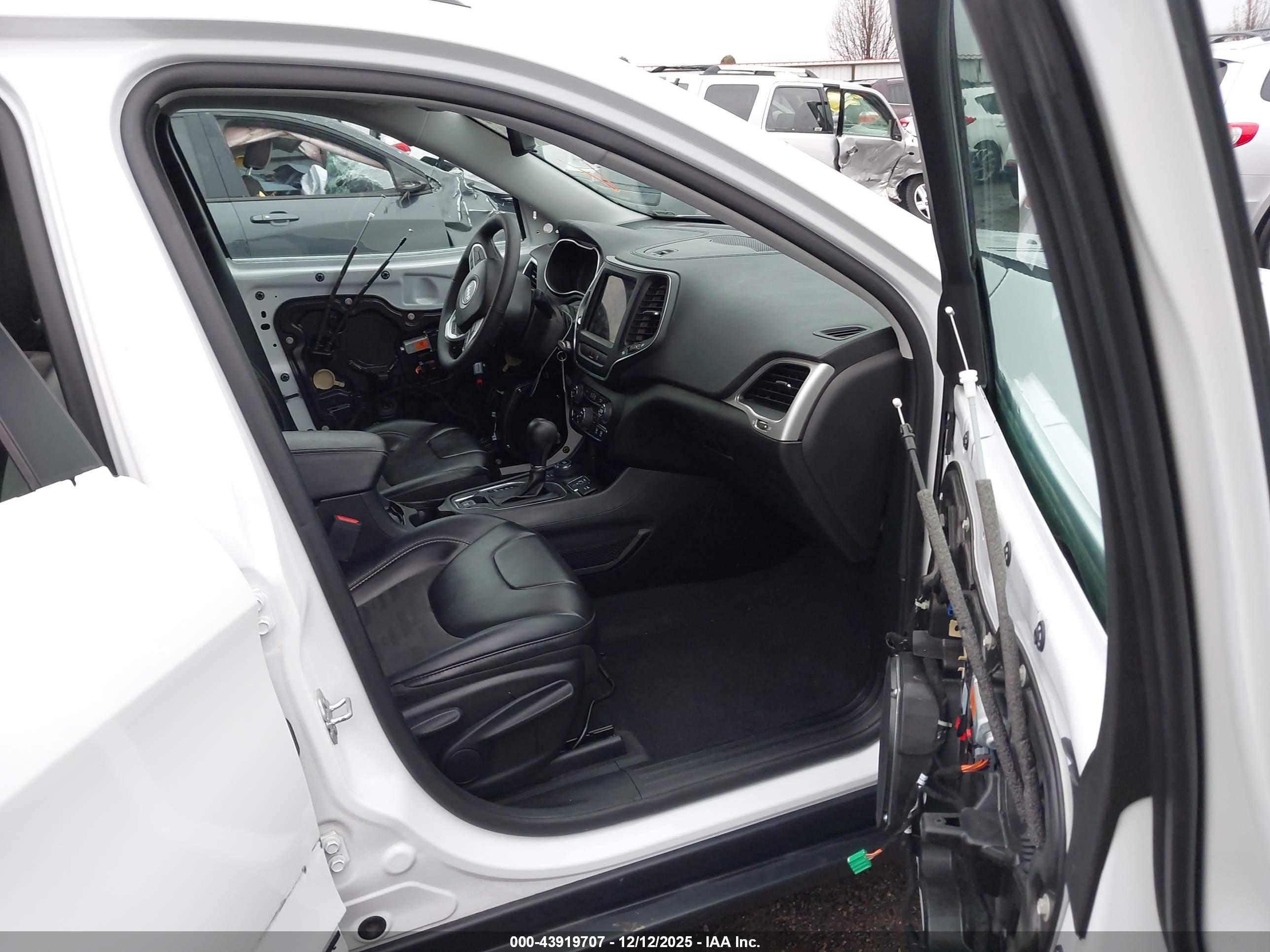 JEEP CHEROKEE image 5