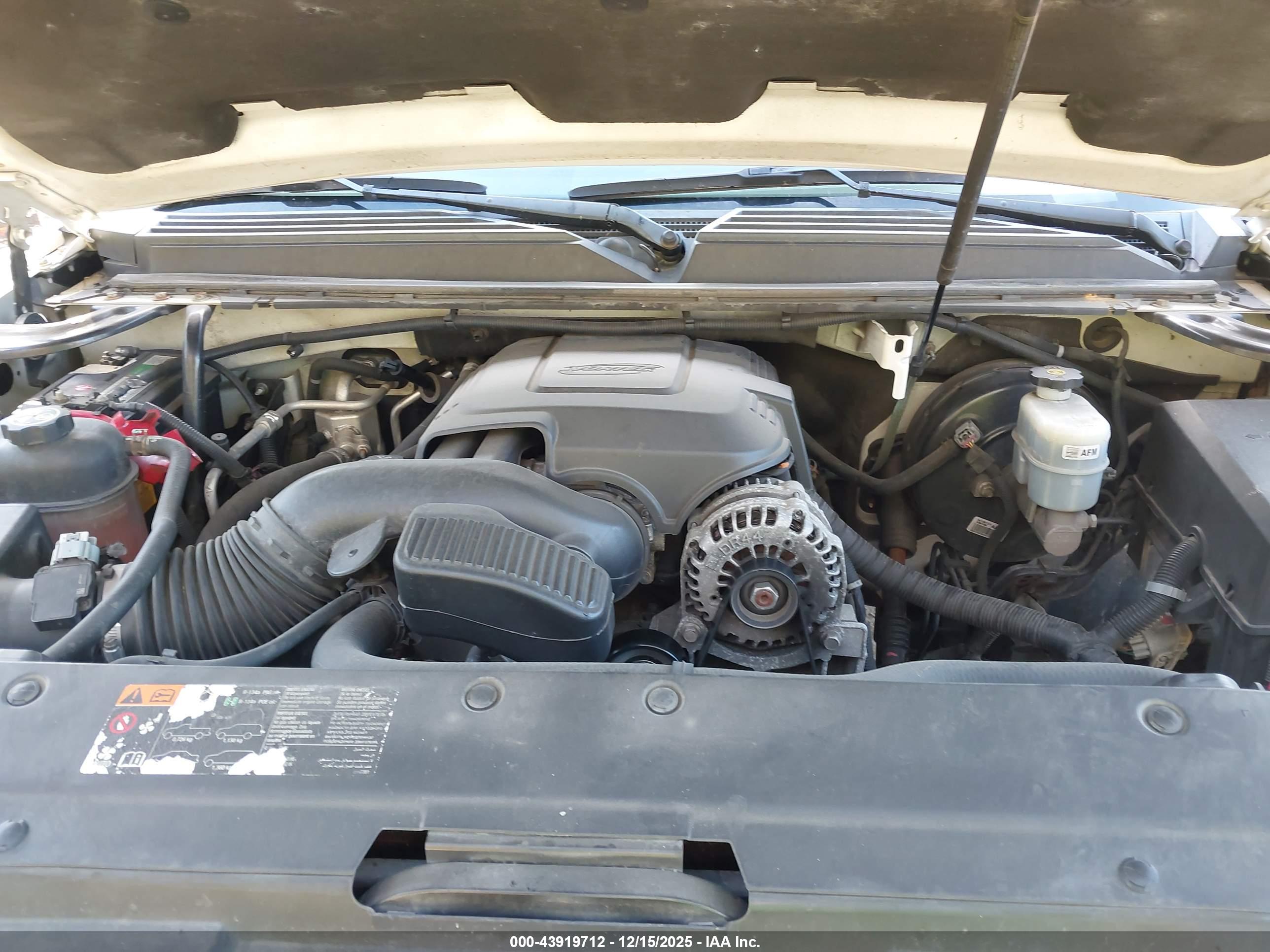 CHEVROLET TAHOE image 10
